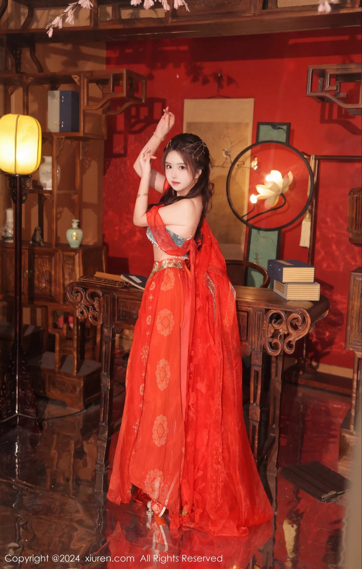秀人集.com_[XiuRen秀人网]No.8146_模特小薯条nienie性感红色古装服饰配白丝袜秀完美身材诱惑写真82P