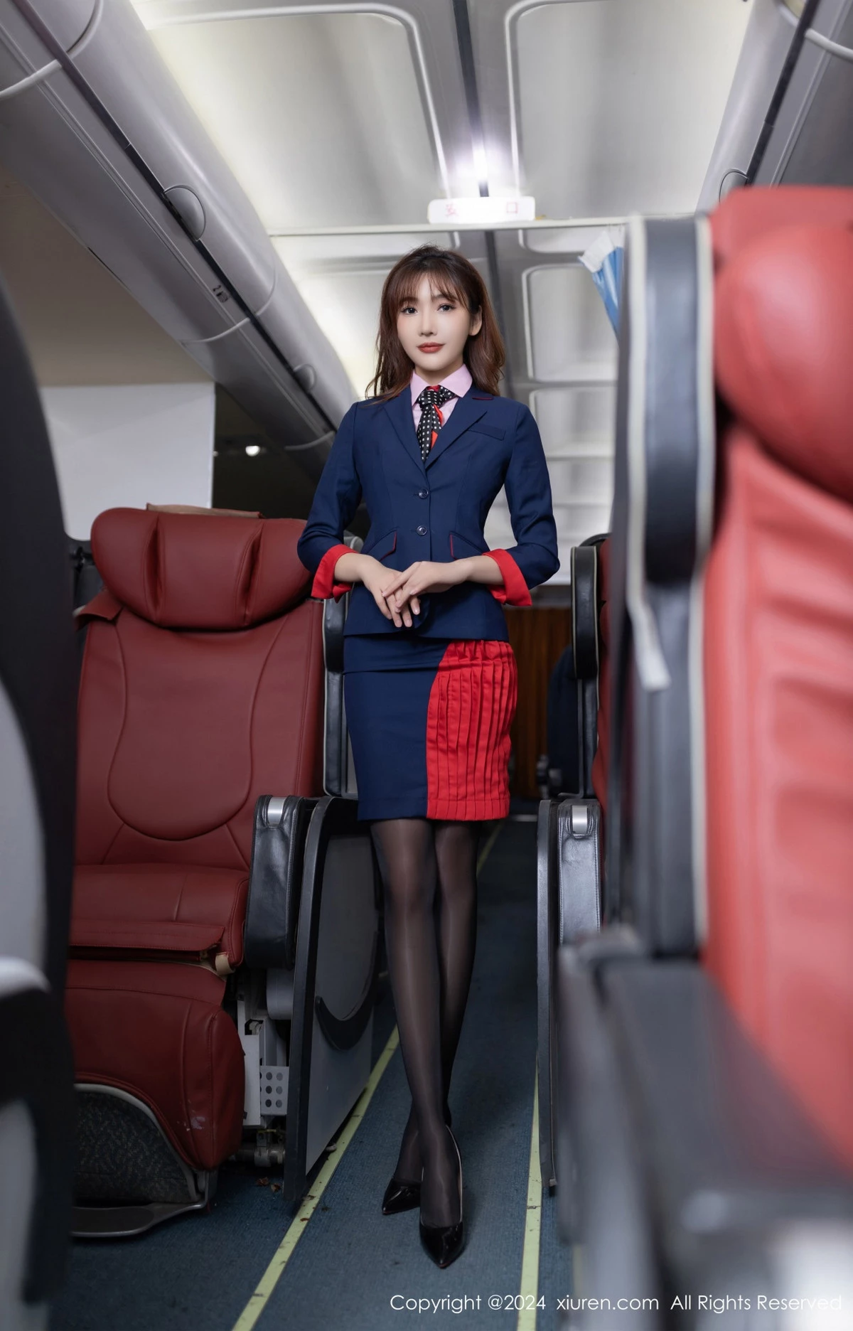 秀人集.com_[XiuRen秀人网]No.8196_模特陆萱萱性感粉色空姐制服露粉色内衣秀柔美身段迷人诱惑写真80P