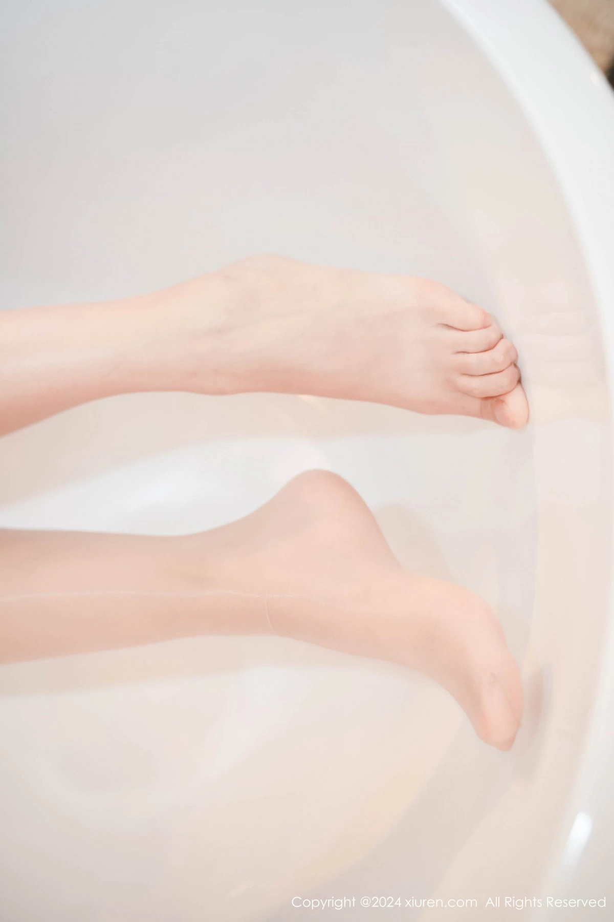 秀人集.com_[XiuRen秀人网]No.8197_女神绮里嘉ula浴室性感薄透上衣配开档肉丝秀曼妙身姿诱惑写真69P