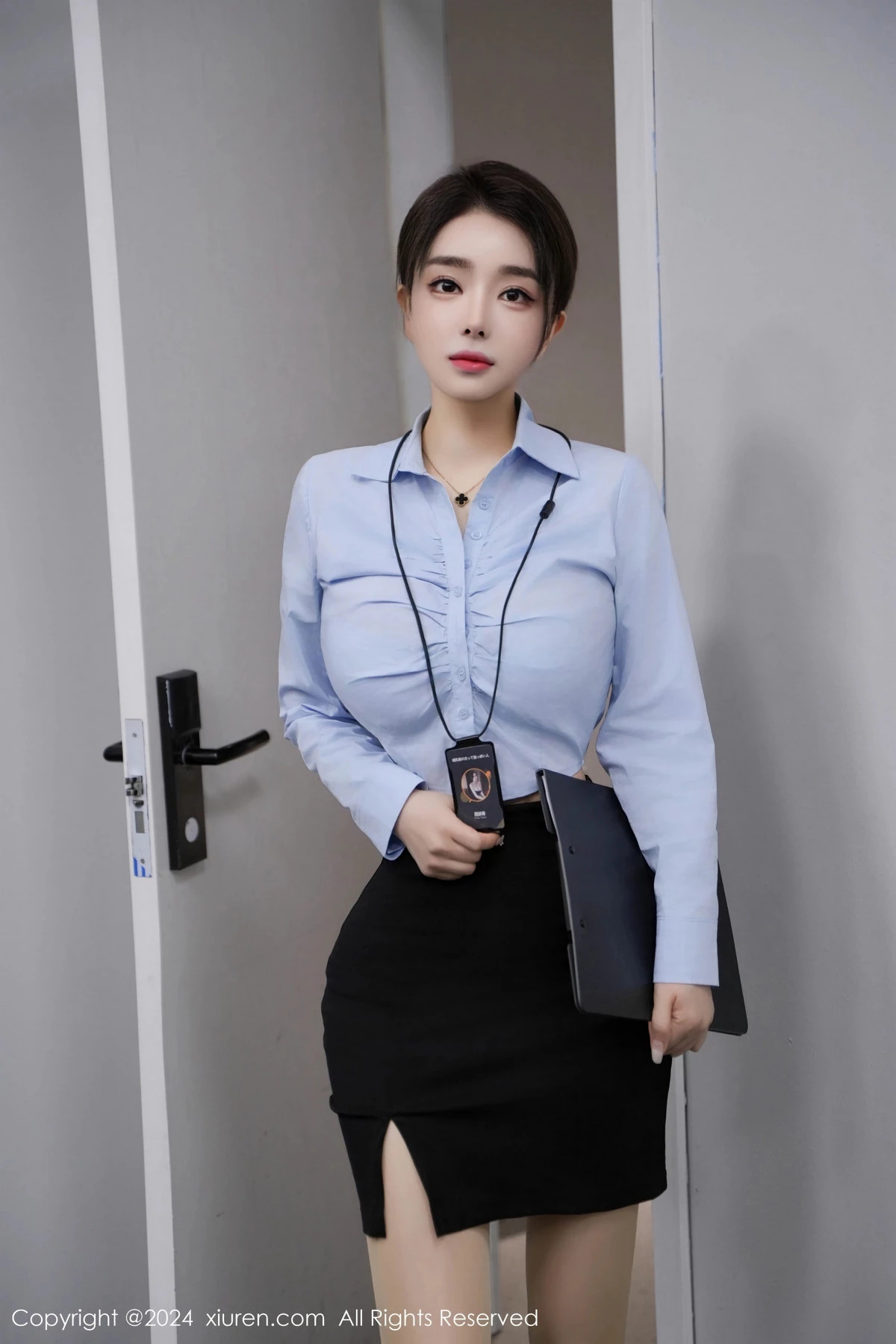 秀人集.com_[XiuRen秀人网]No.8220_模特合集雨儿酱eve写字楼场景性感Ol装扮配原色丝袜迷人诱惑写真75P