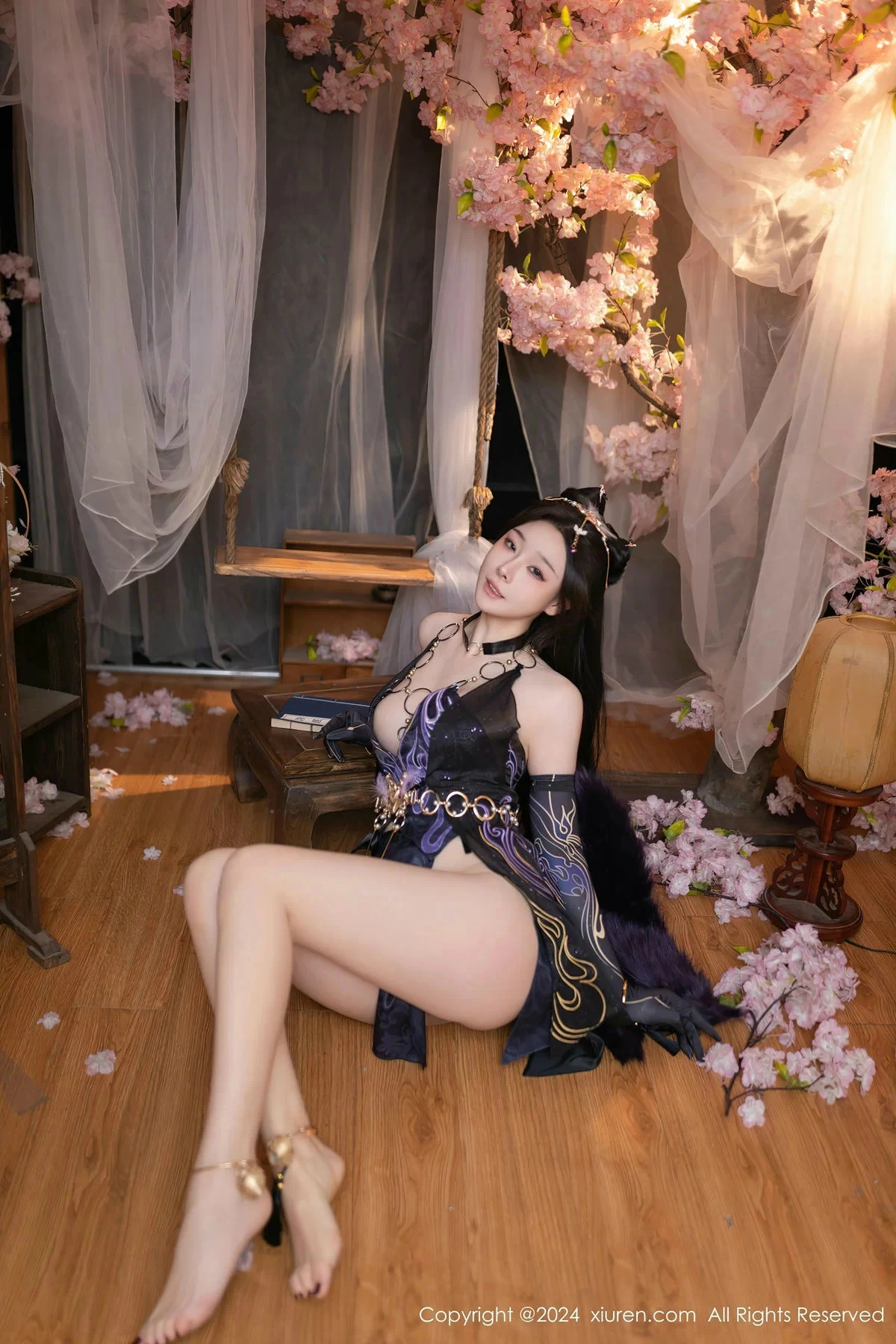 秀人集.com_[XiuRen秀人网]No.8232_模特小逗逗性感紫色情趣旗袍服饰半脱秀曼妙身姿惹火诱惑写真80P