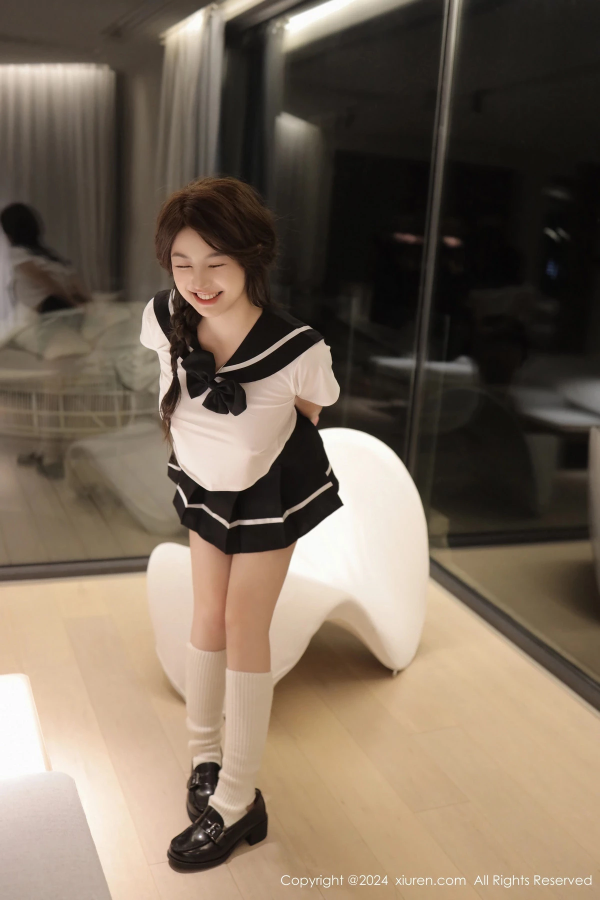 秀人集.com_[XiuRen秀人网]No.8229_模特沈思怡性感学生短裙套装配白色腿袜秀翘臀美腿迷人诱惑写真55P