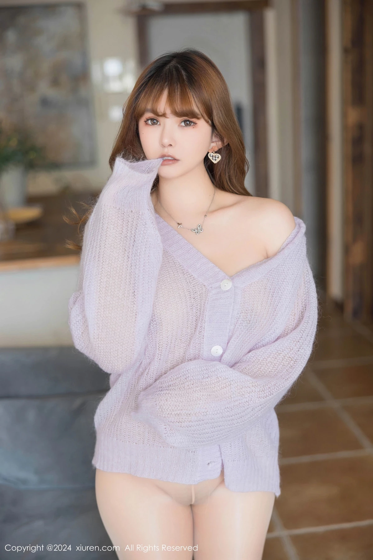 秀人集.com_[XiuRen秀人网]No.8228_模特张思允Nice性感灰色轻透上衣配无内肉丝秀惹火身材诱惑写真85P