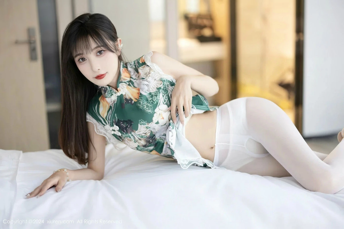 秀人集.com_[XiuRen秀人网]No.8231_模特林星阑性感花色旗袍露白色内衣配开档白丝秀美腿诱惑写真84P