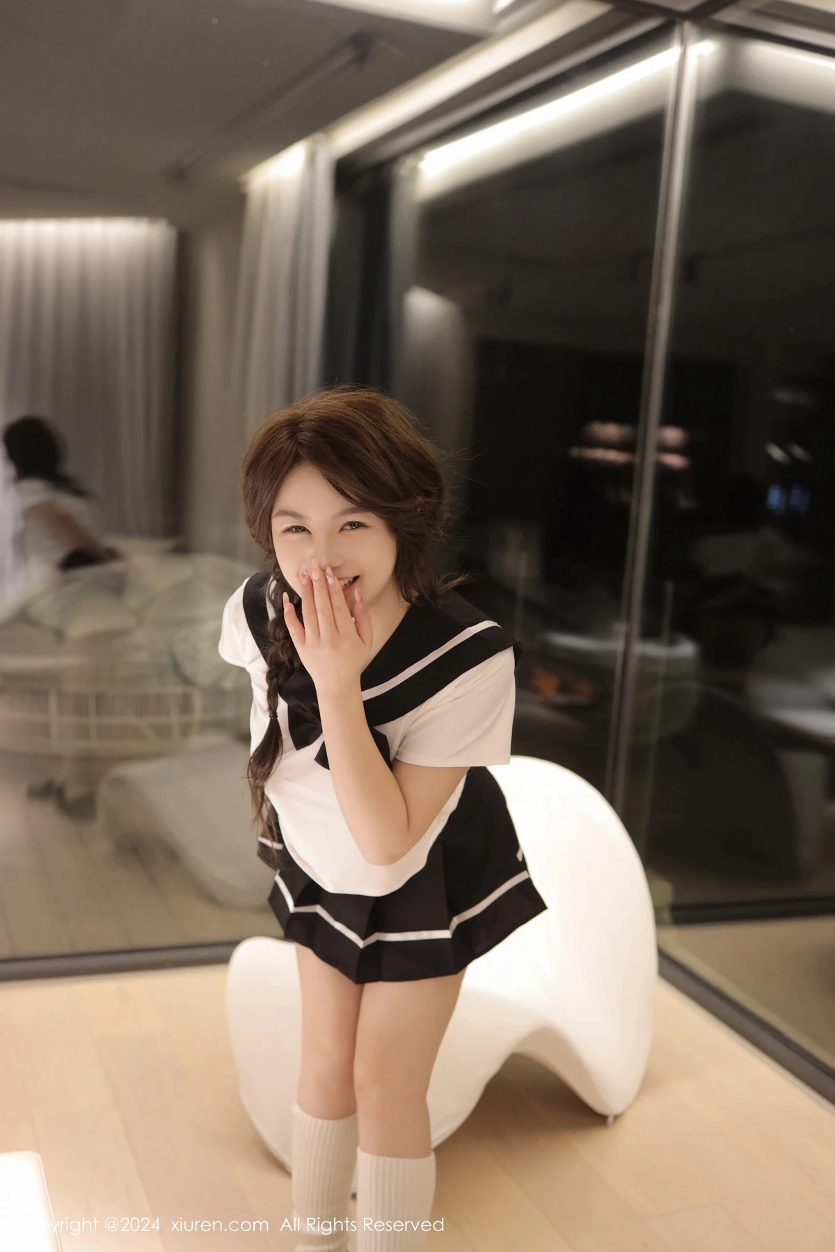 秀人集.com_[XiuRen秀人网]No.8229_模特沈思怡性感学生短裙套装配白色腿袜秀翘臀美腿迷人诱惑写真55P