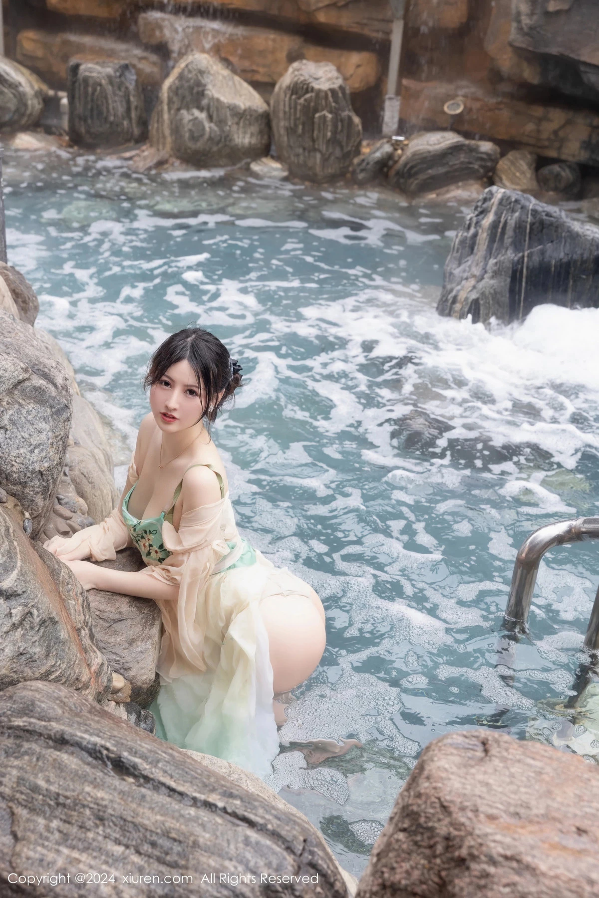 秀人集.com_[XiuRen秀人网]No.8128_模特诗诗kiki浴室场景性感古装情趣服饰秀丰腴有致身材诱惑写真82P