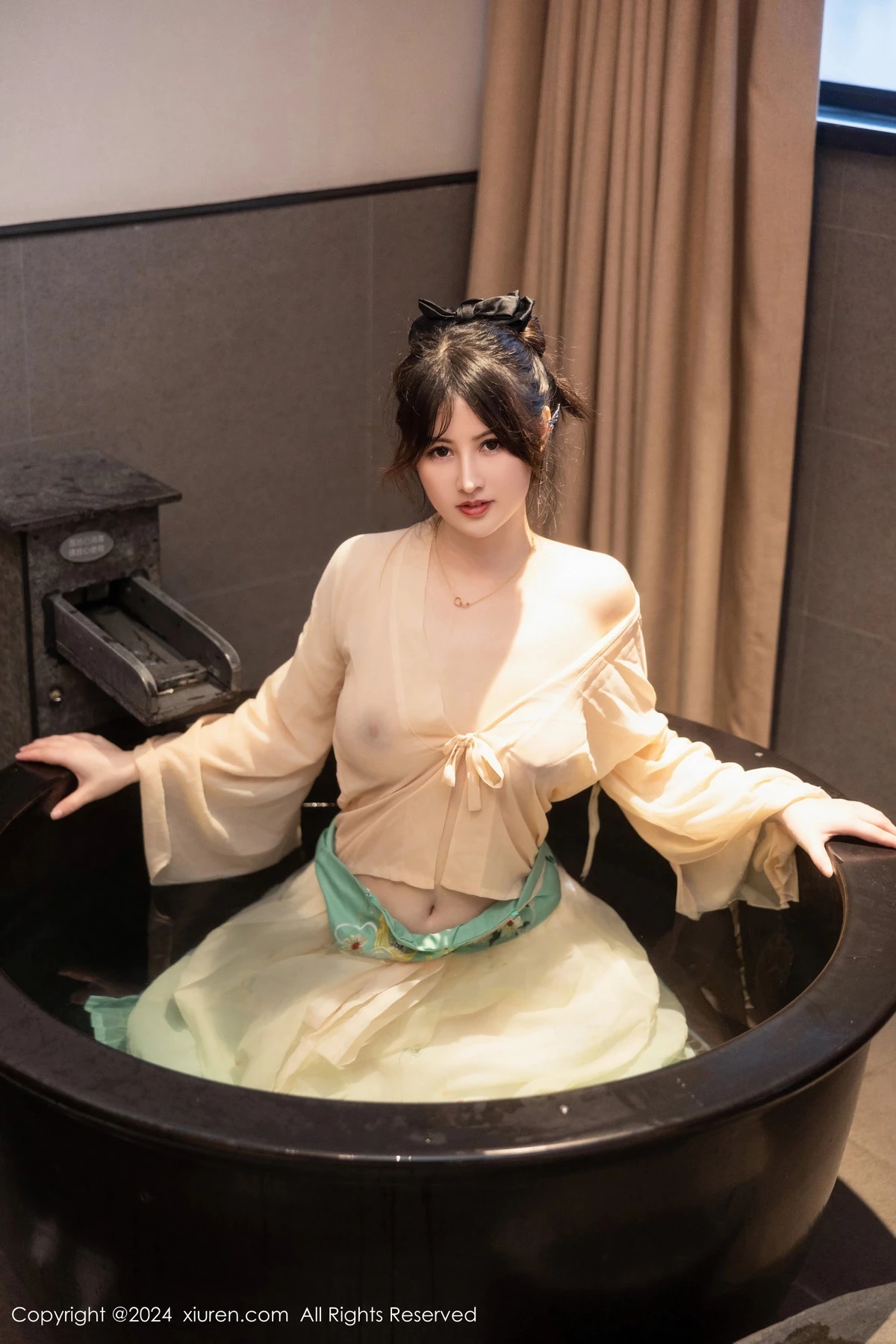 秀人集.com_[XiuRen秀人网]No.8128_模特诗诗kiki浴室场景性感古装情趣服饰秀丰腴有致身材诱惑写真82P