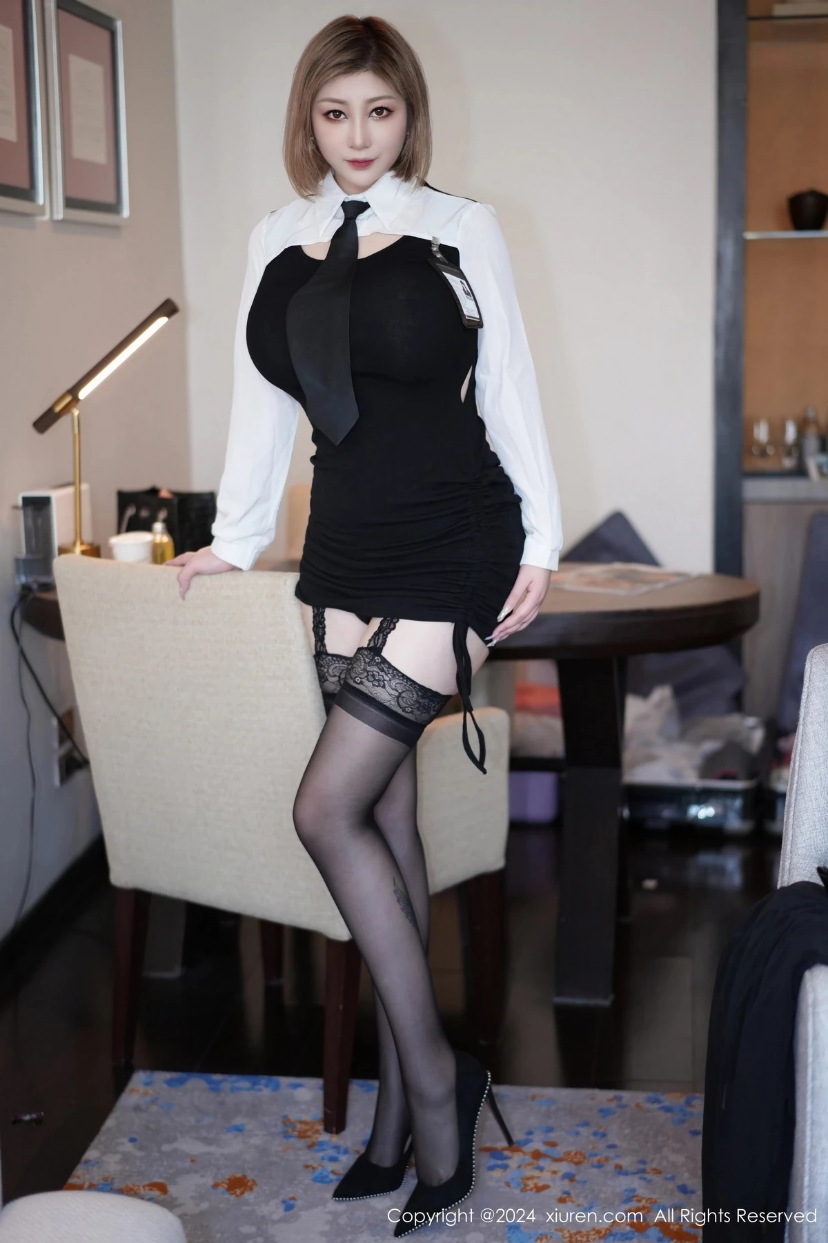 秀人集.com_[XiuRen秀人网]No.8134_女神妲己_Toxic性感黑白情趣上衣配黑丝吊袜秀完美身材诱惑写真70P