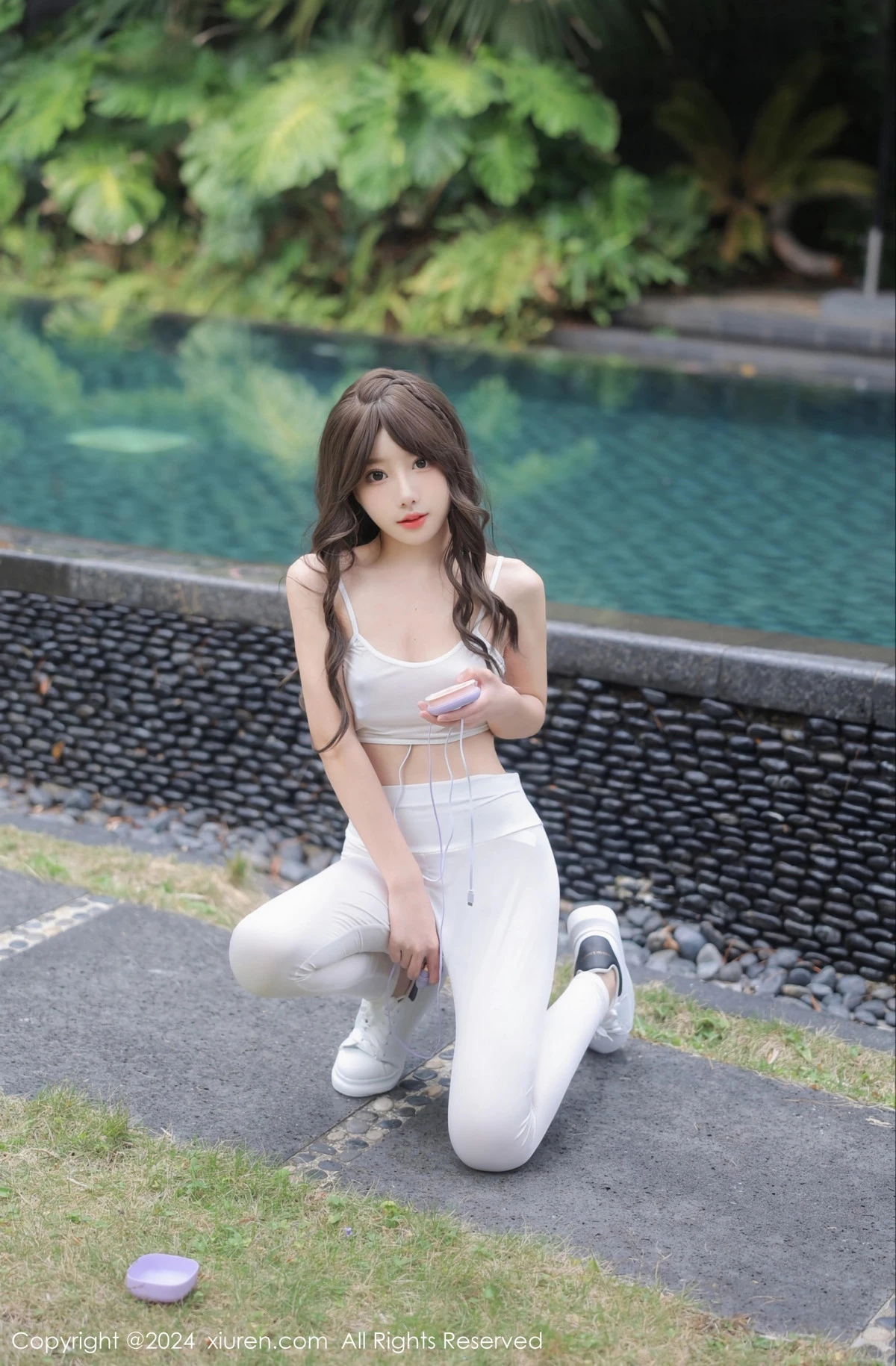 秀人集.com_[XiuRen秀人网]No.8132_模特桃妖夭户外白色内衣配性感白色露臀裤秀曼妙身姿诱惑写真78P