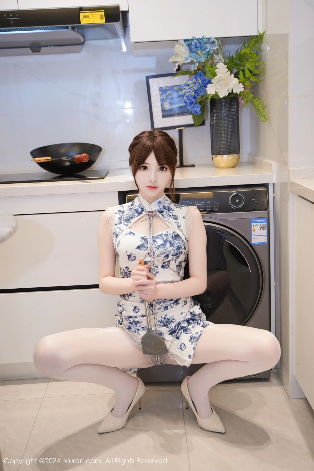 秀人集.com_[XiuRen秀人网]No.8255_模特梦灵儿Mini性感青色轻透旗袍配原色丝袜秀惹火身材诱惑写真77P