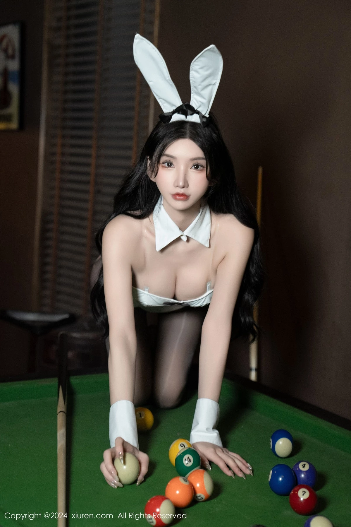 秀人集.com_[XiuRen秀人网]No.8318_女神周于希Sally白色皮质高叉连体衣配开档黑丝秀美腿诱惑写真107P