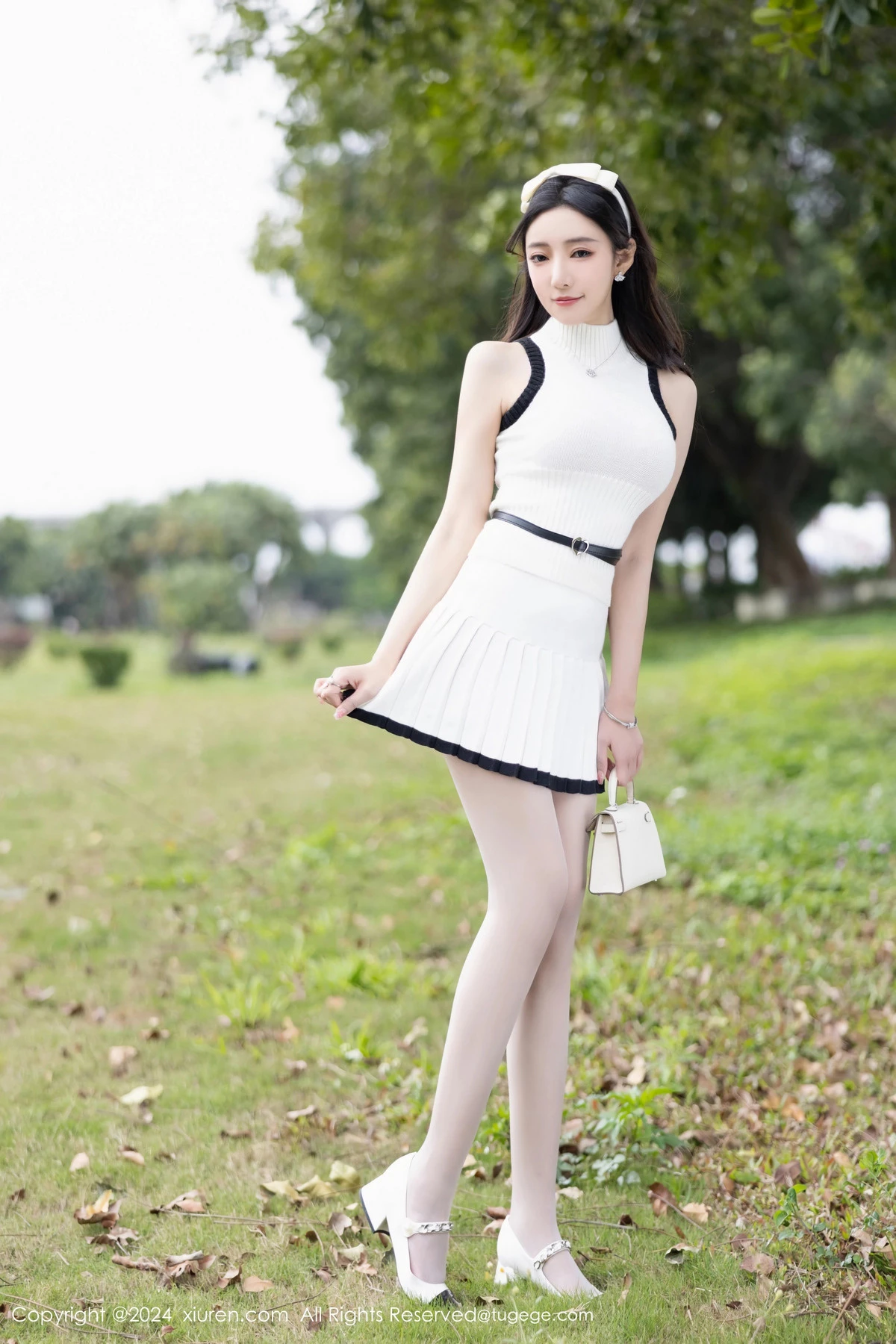 秀人集.com_[XiuRen秀人网]No.8334_女神王馨瑶yanni白色连衣短裙露粉色内衣配白丝袜完美诱惑写真80P