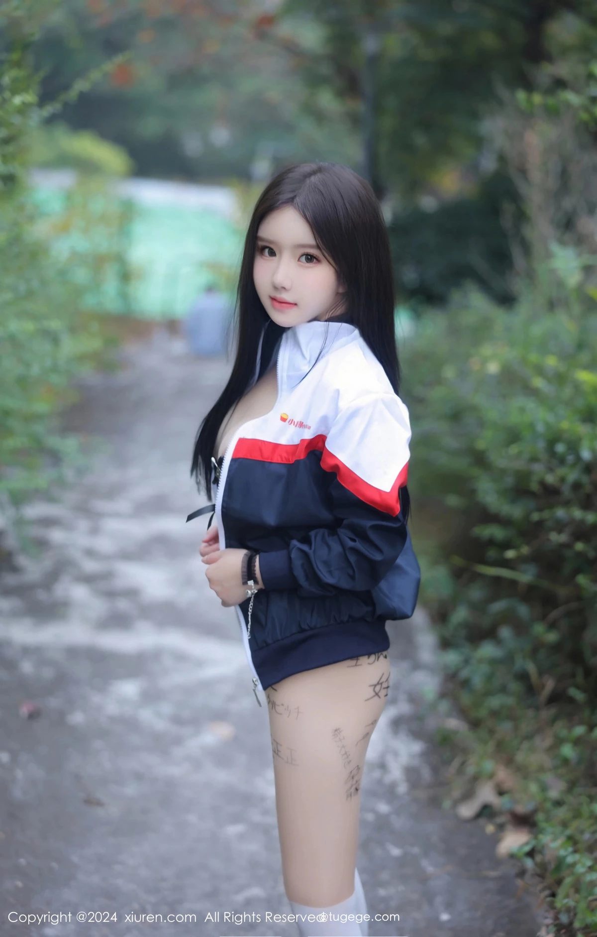 秀人集.com_[XiuRen秀人网]No.8335_模特小薯条nienie户外性感学生运动装露超薄肉丝撩人诱惑写真88P