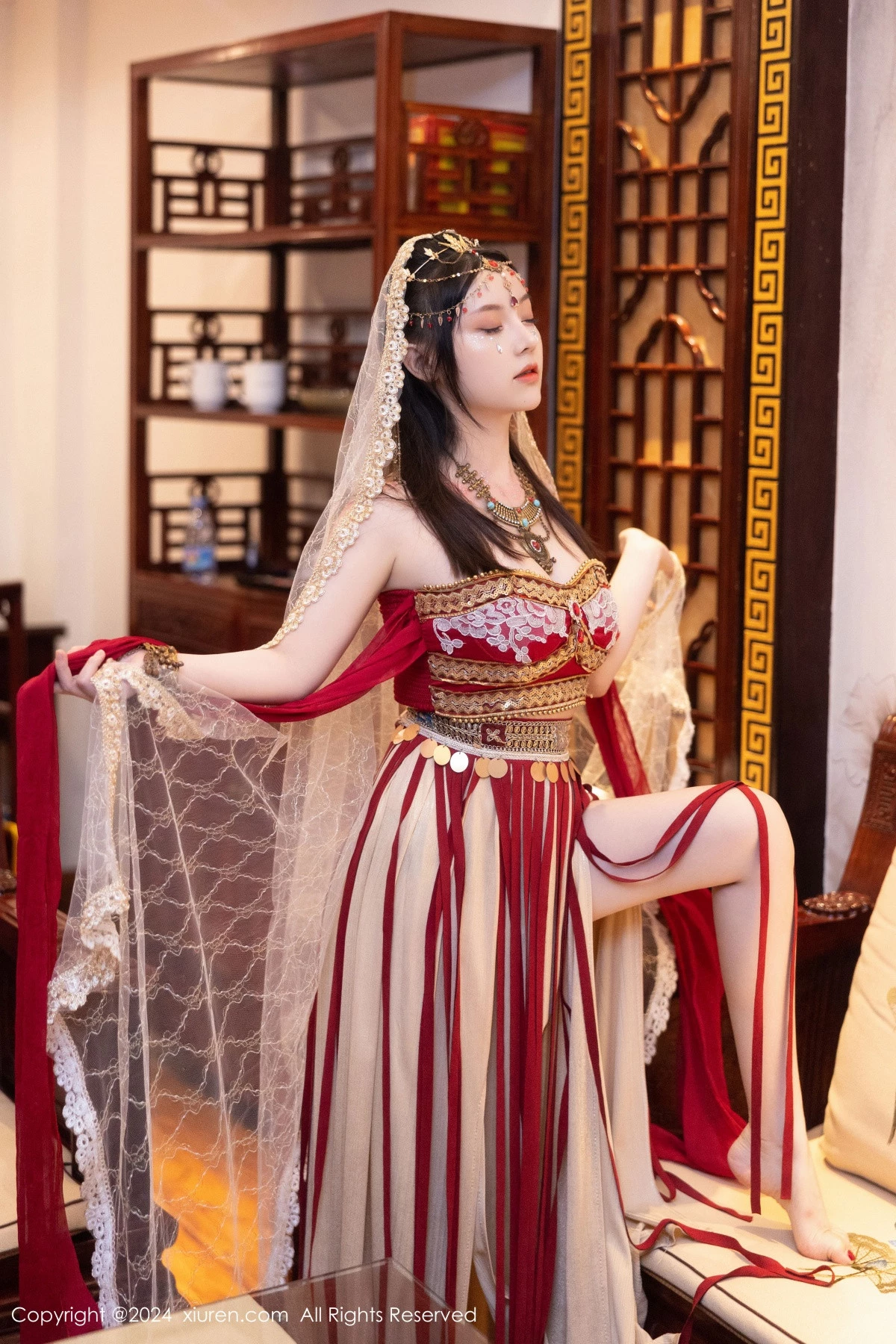 秀人集.com_[XiuRen秀人网]No.8349_模特豆瓣酱性感红色薄纱西域服饰半脱秀丰腴身材撩人诱惑写真82P
