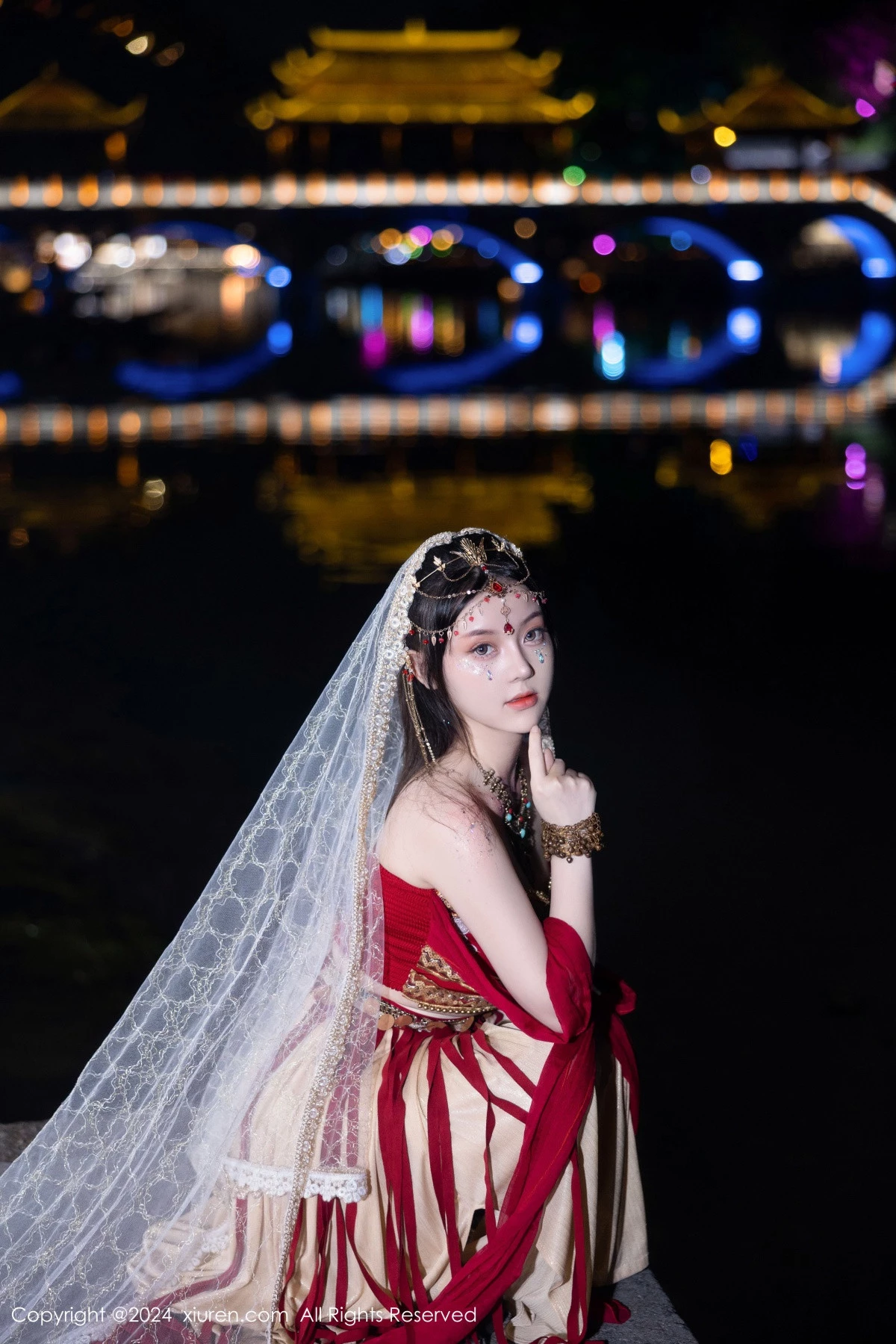 秀人集.com_[XiuRen秀人网]No.8349_模特豆瓣酱性感红色薄纱西域服饰半脱秀丰腴身材撩人诱惑写真82P