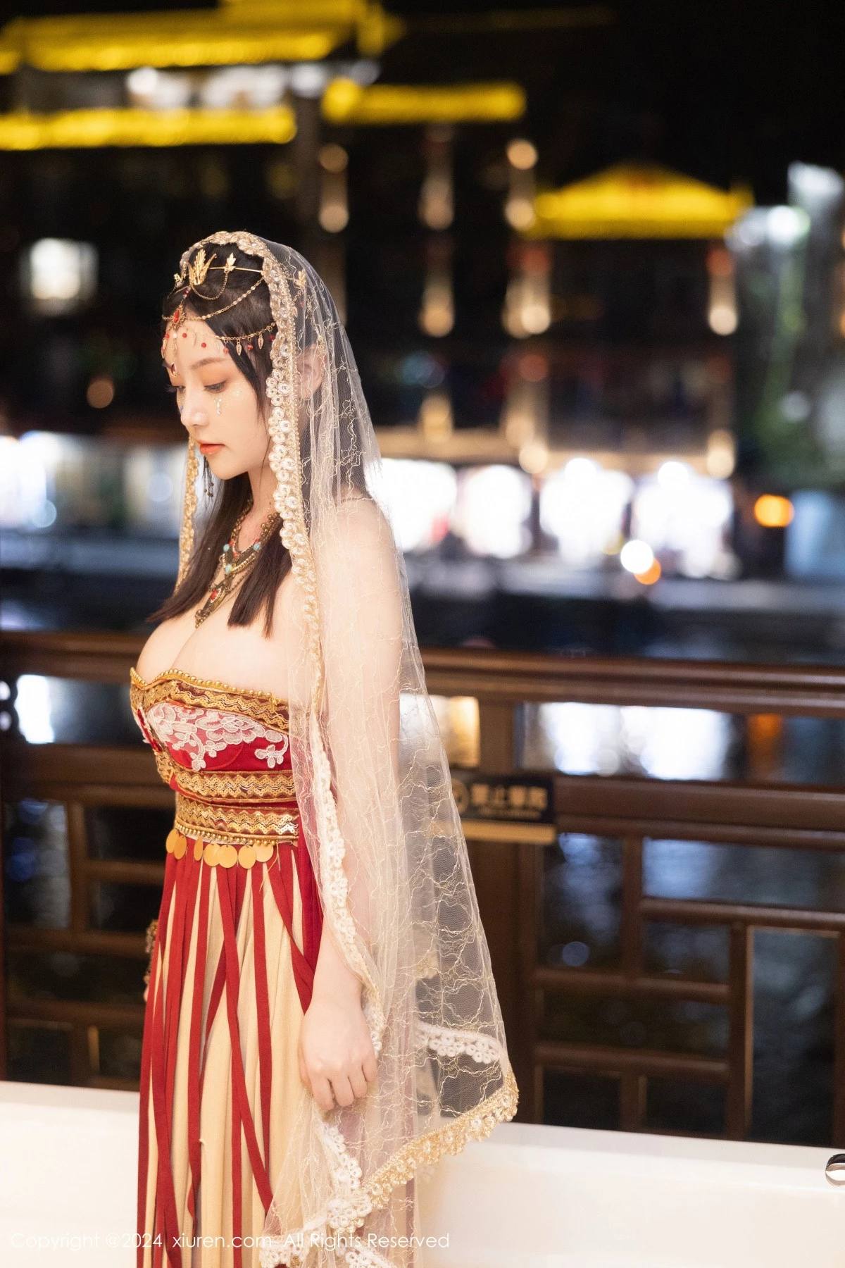 秀人集.com_[XiuRen秀人网]No.8349_模特豆瓣酱性感红色薄纱西域服饰半脱秀丰腴身材撩人诱惑写真82P