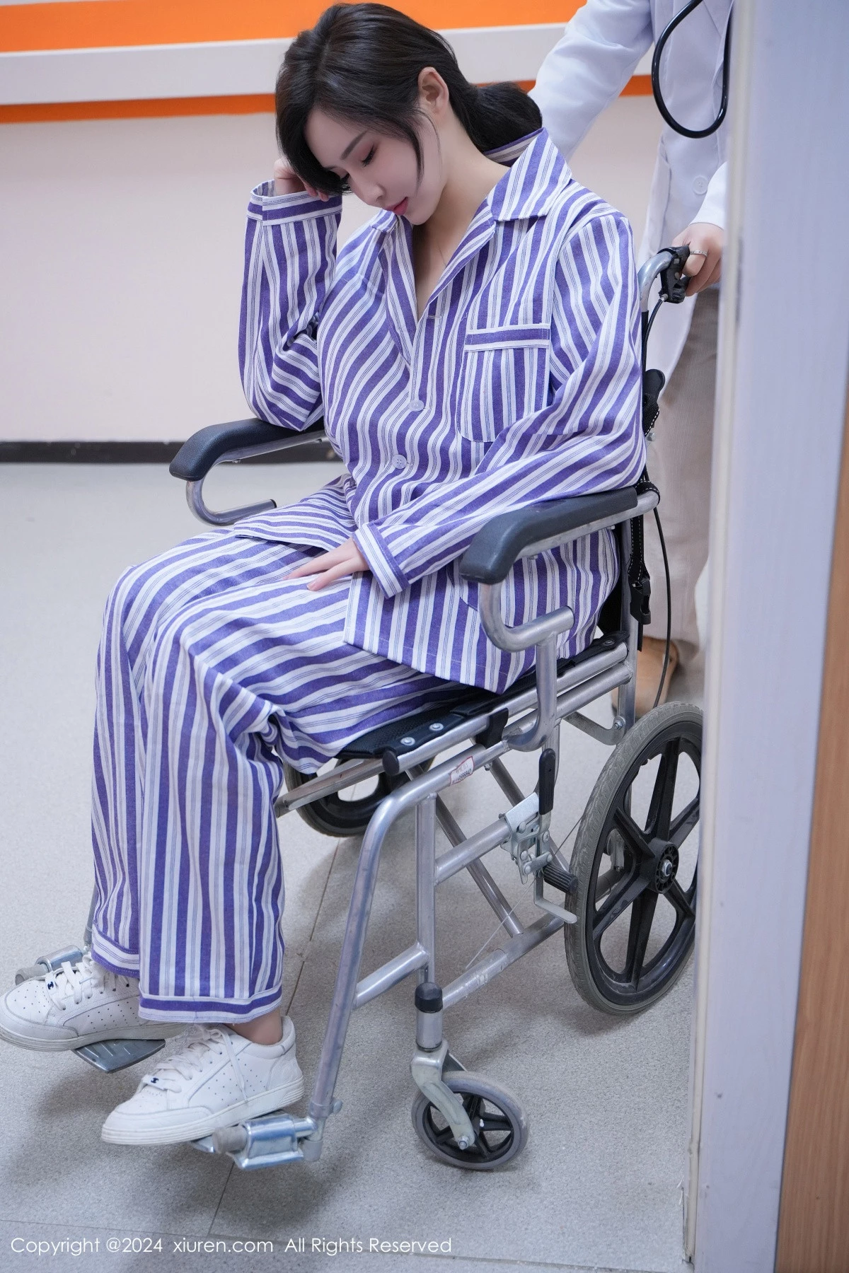 秀人集.com_[XiuRen秀人网]No.8346_女神Carol周妍希X角色扮演患者服配开档肉丝秀丰满身材诱惑写真72P