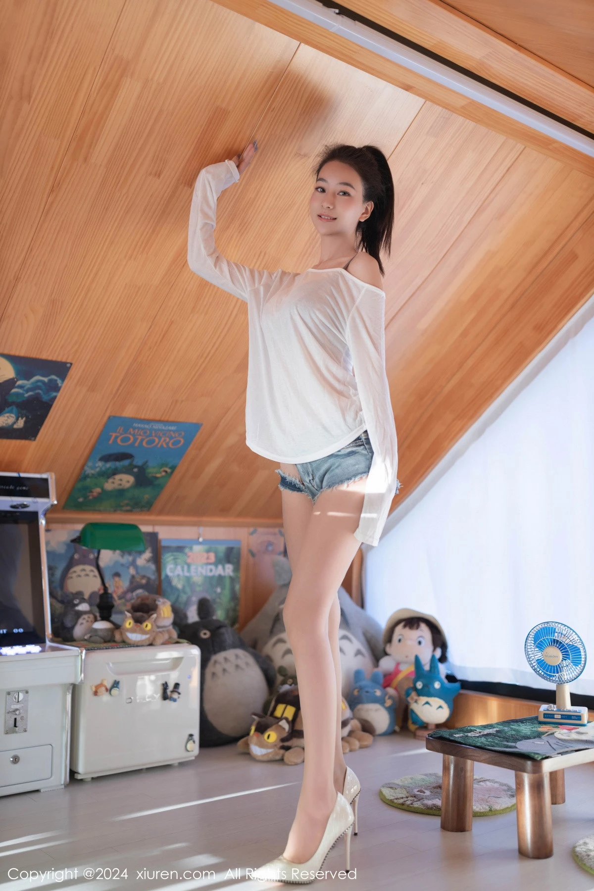 秀人集.com_[XiuRen秀人网]No.8345_模特熊小诺性感白T露蕾丝内衣配开档肉丝秀曼妙身姿诱惑写真82P