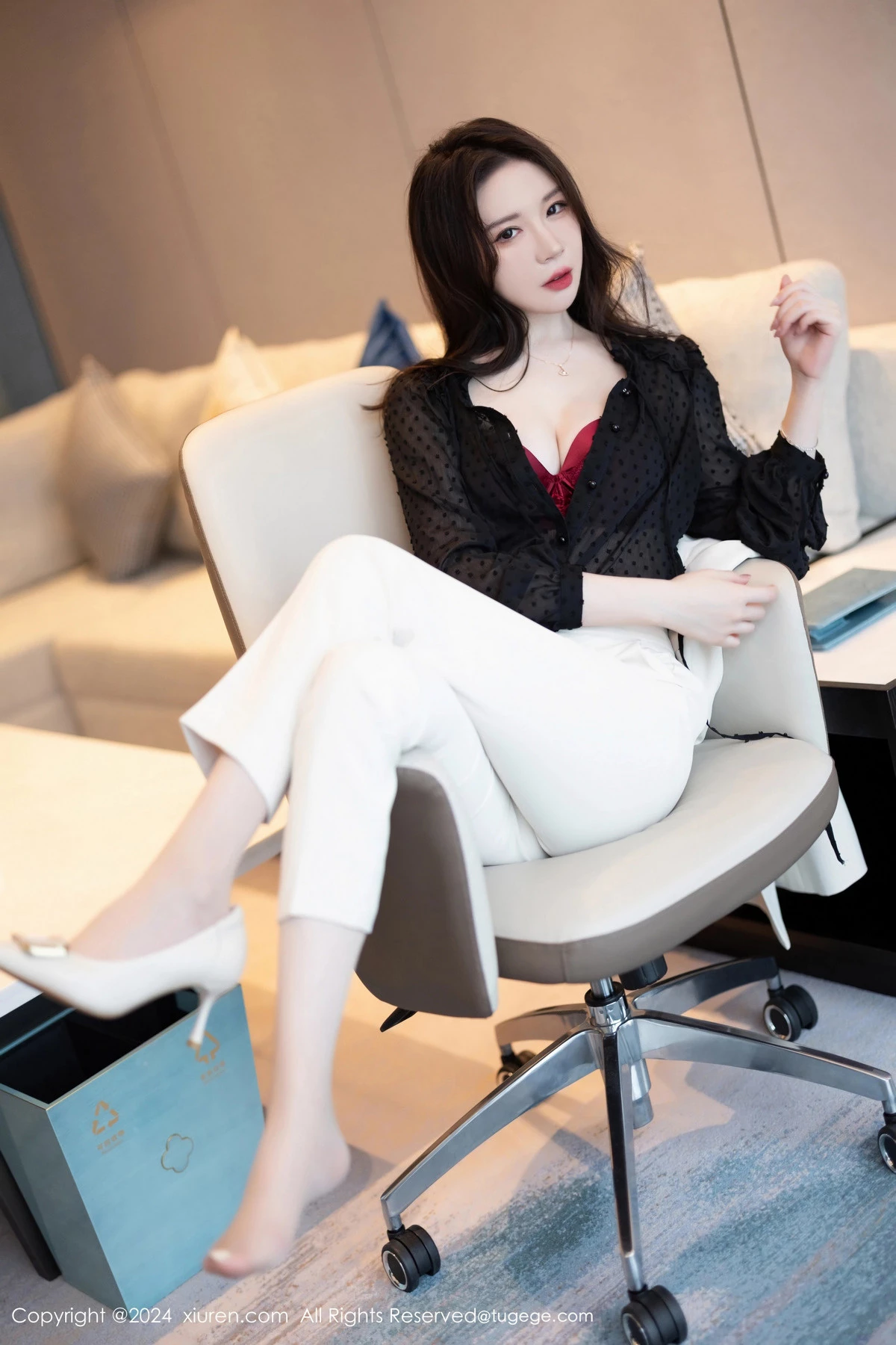 秀人集.com_[XiuRen秀人网]No.8354_模特梦心玥性感白色套装露黑色轻透内衣配超薄肉丝迷人诱惑写真90P