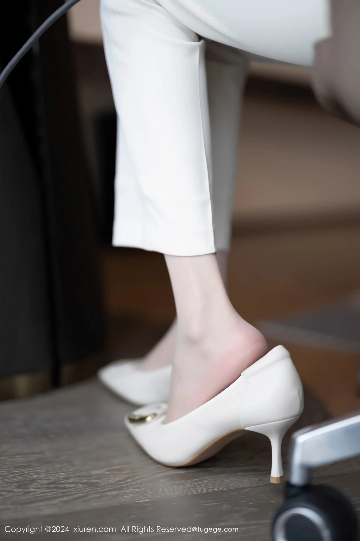 秀人集.com_[XiuRen秀人网]No.8354_模特梦心玥性感白色套装露黑色轻透内衣配超薄肉丝迷人诱惑写真90P