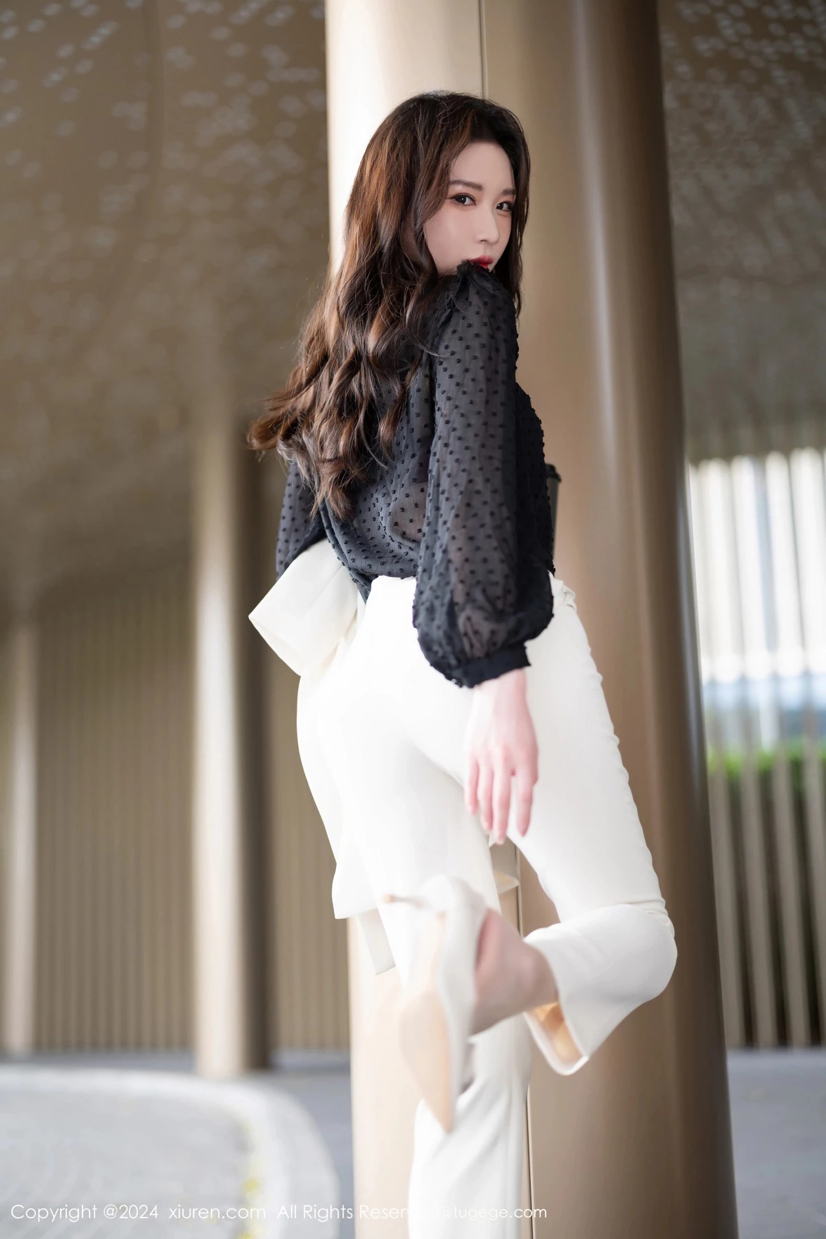 秀人集.com_[XiuRen秀人网]No.8354_模特梦心玥性感白色套装露黑色轻透内衣配超薄肉丝迷人诱惑写真90P