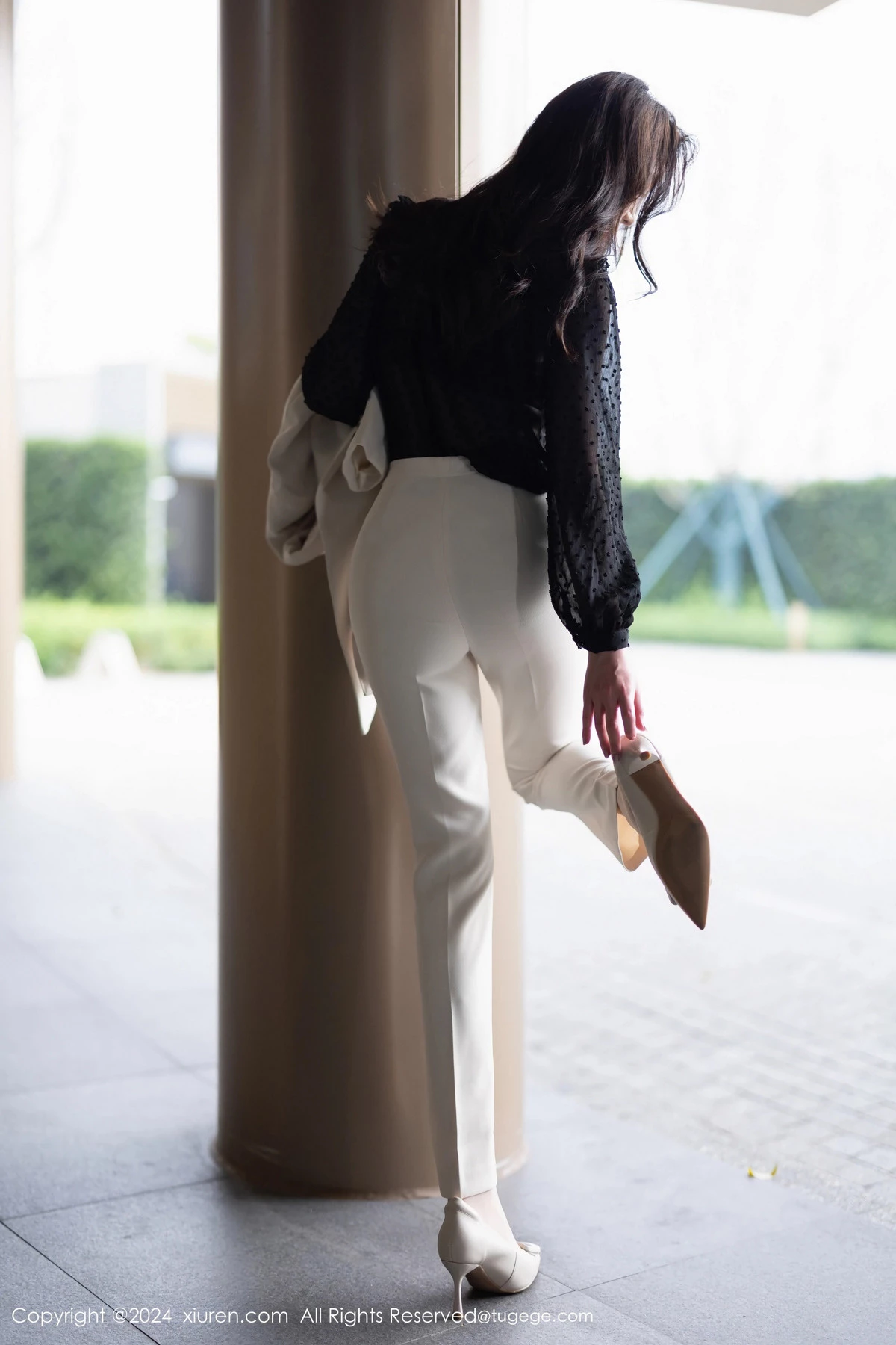 秀人集.com_[XiuRen秀人网]No.8354_模特梦心玥性感白色套装露黑色轻透内衣配超薄肉丝迷人诱惑写真90P