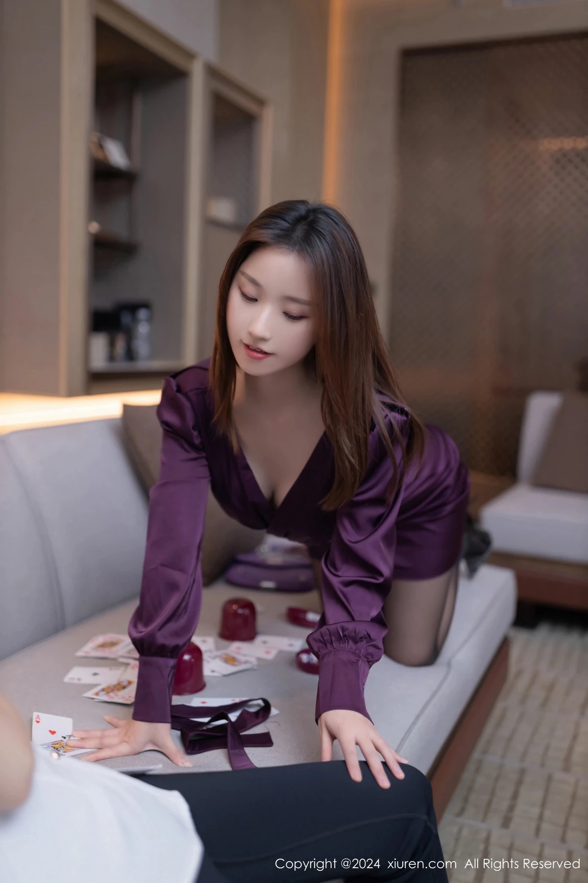 秀人集.com_[XiuRen秀人网]No.8264_模特杏子Yada性感紫色服饰露紫灰蕾丝内衣秀曼妙身姿诱惑写真87P