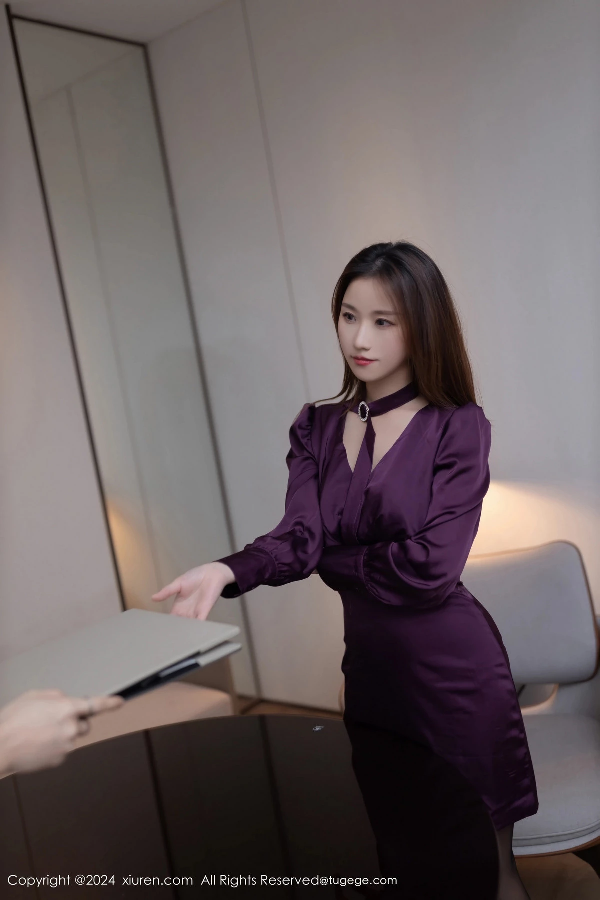 秀人集.com_[XiuRen秀人网]No.8264_模特杏子Yada性感紫色服饰露紫灰蕾丝内衣秀曼妙身姿诱惑写真87P