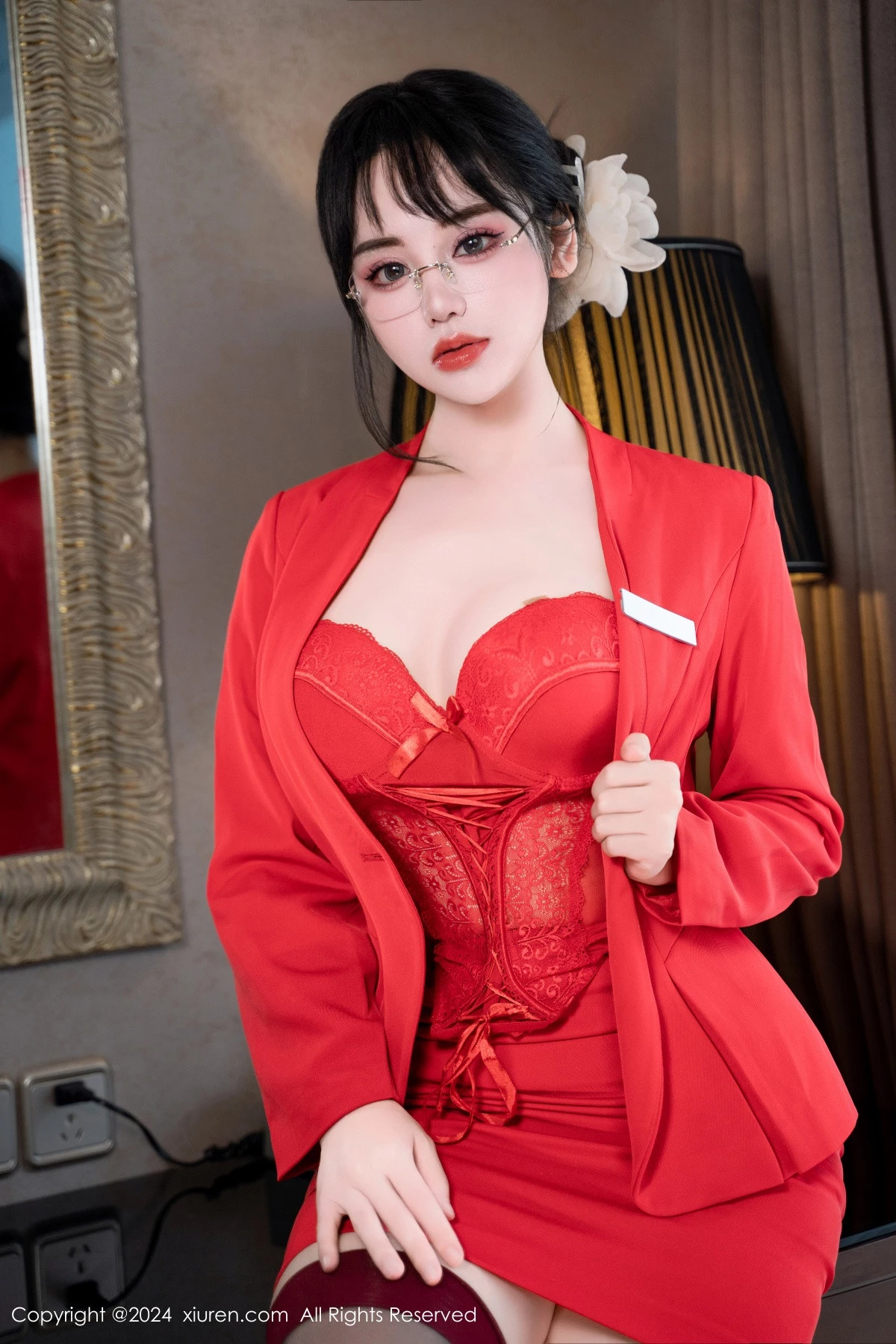 秀人集.com_[XiuRen秀人网]No.8360_模特汐汐爱吃草莓性感红色情趣内衣配黑丝袜秀惹火身材诱惑写真60P