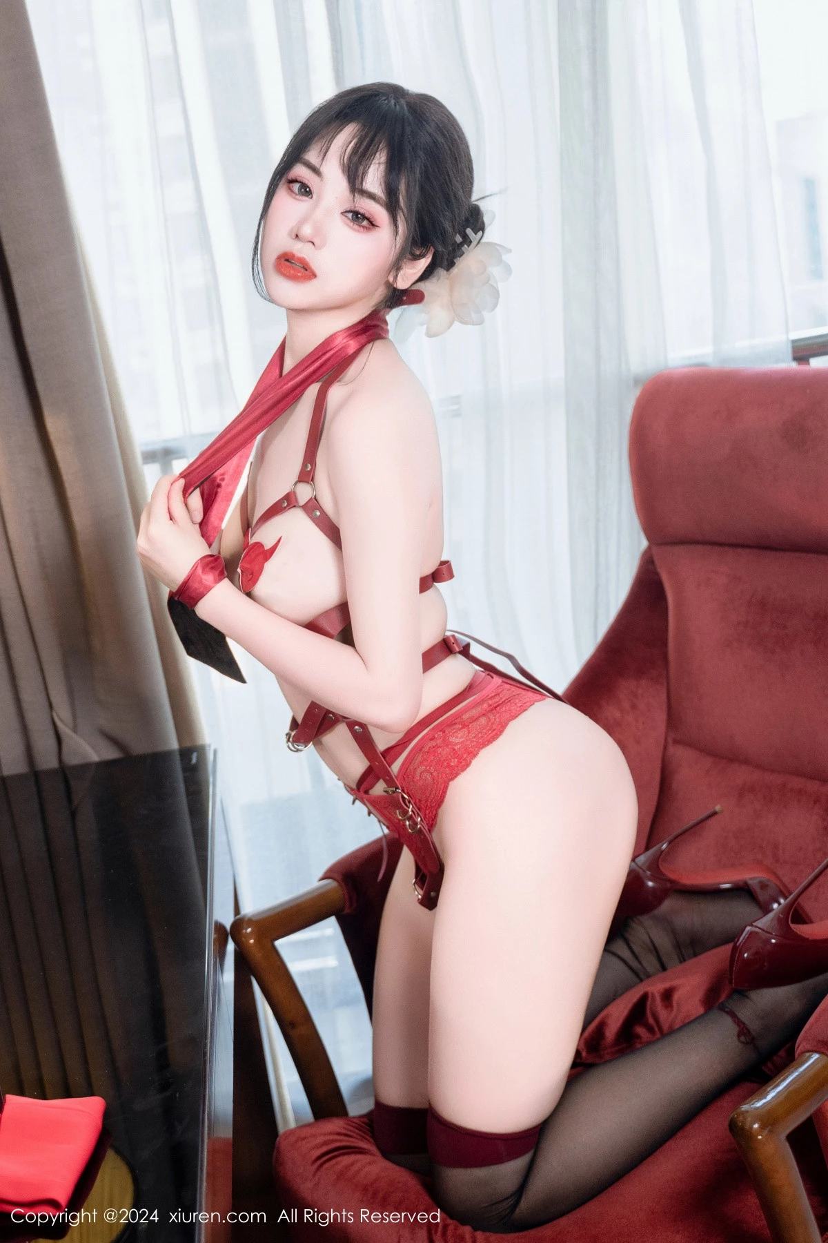 秀人集.com_[XiuRen秀人网]No.8360_模特汐汐爱吃草莓性感红色情趣内衣配黑丝袜秀惹火身材诱惑写真60P