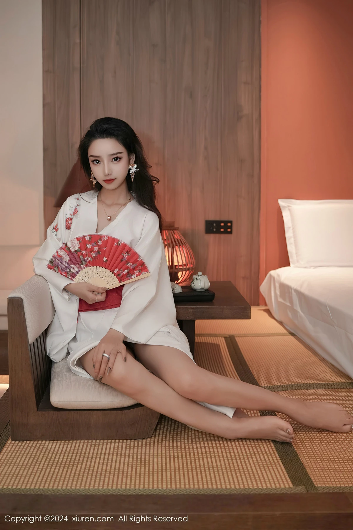 秀人集.com_[XiuRen秀人网]No.8367_模特苏曼兮宾馆场景性感白色日系和服半撩秀翘臀美腿诱惑写真85P