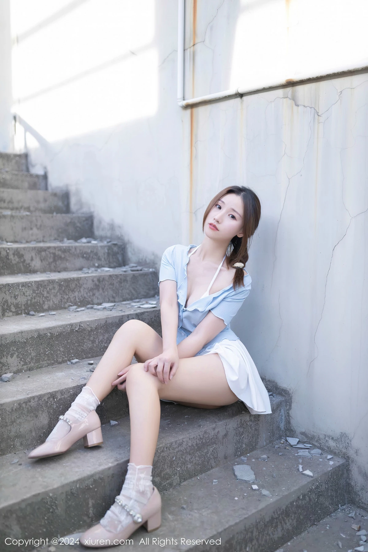 秀人集.com_[XiuRen秀人网]No.8369_模特杏子Yada户外蓝色上衣配白短裙露性感白色内衣完美诱惑写真85P