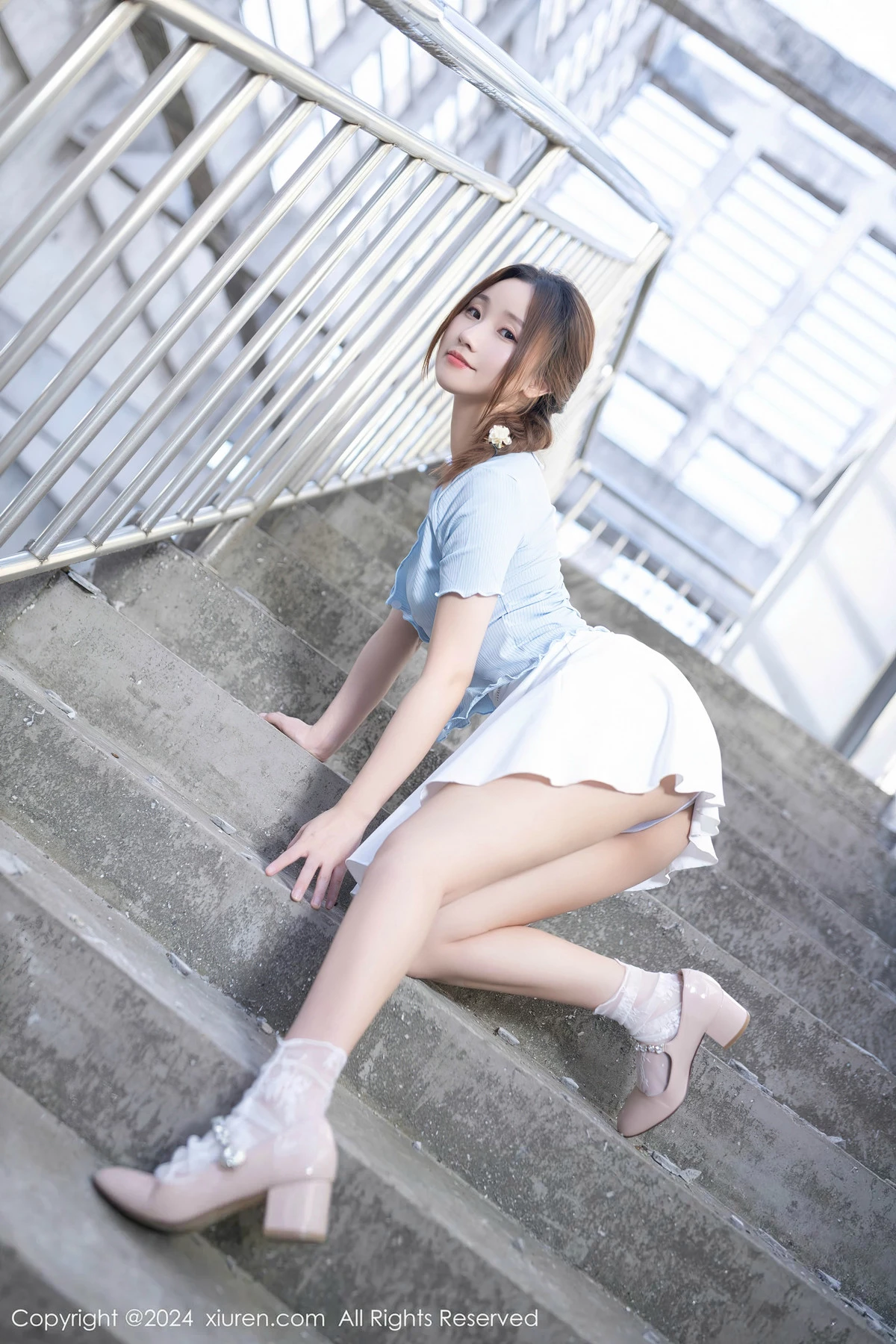 秀人集.com_[XiuRen秀人网]No.8369_模特杏子Yada户外蓝色上衣配白短裙露性感白色内衣完美诱惑写真85P