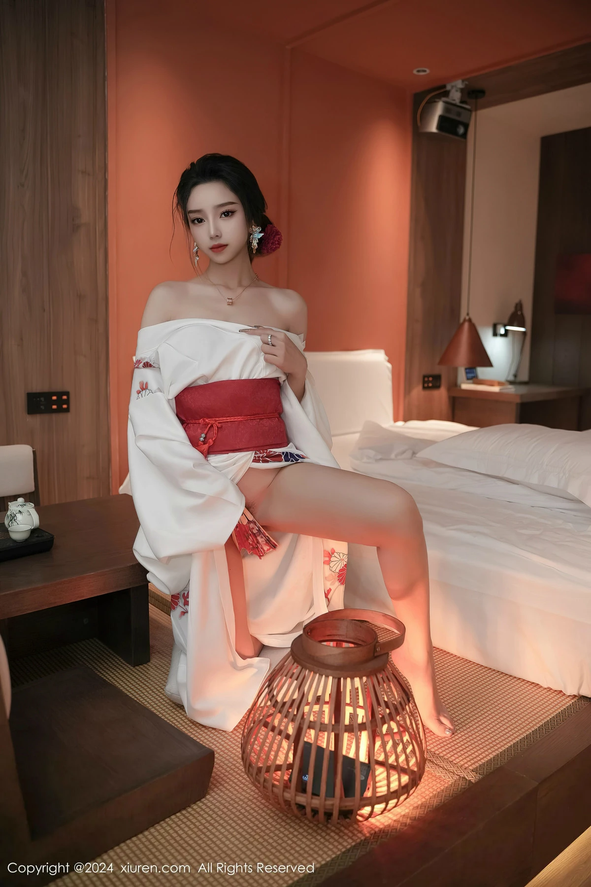 秀人集.com_[XiuRen秀人网]No.8367_模特苏曼兮宾馆场景性感白色日系和服半撩秀翘臀美腿诱惑写真85P