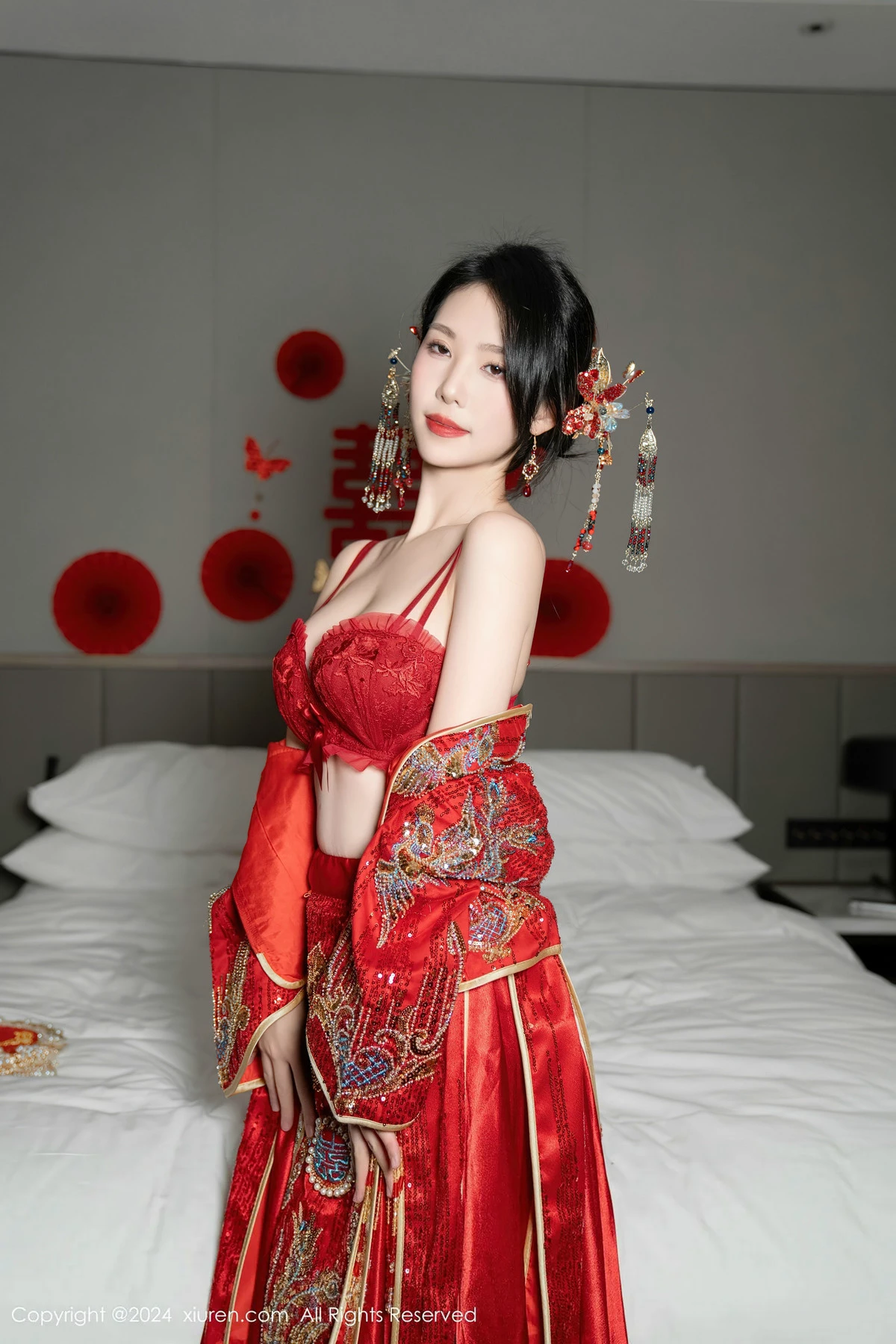 秀人集.com_[XiuRen秀人网]No.8376_模特利世性感红色新娘妆露红色内衣配超薄闪亮肉丝完美诱惑写真95P