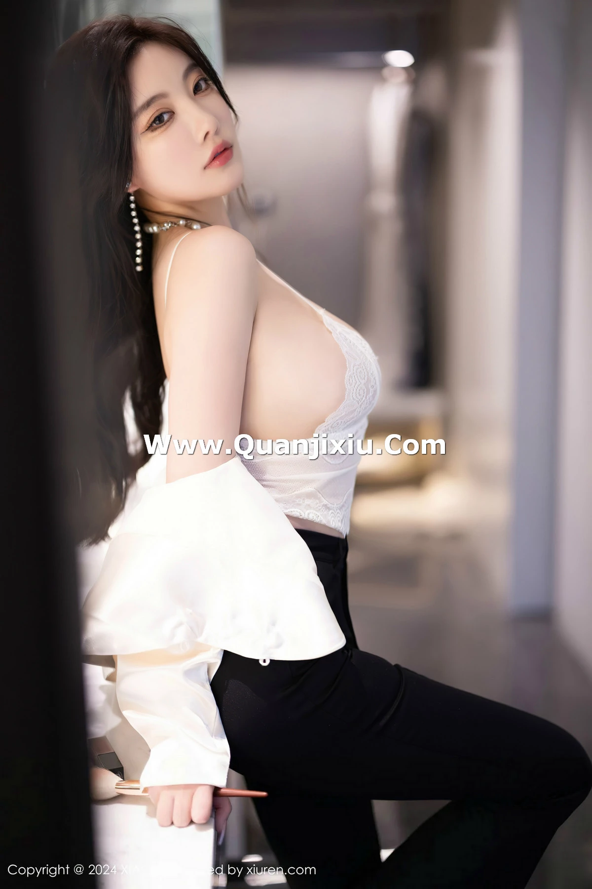 秀人集.com_[XiaoYu画语界]Vol.1233_女神杨晨晨Yome性感白色蕾丝内衣+黑色情趣内衣完美诱惑写真80P