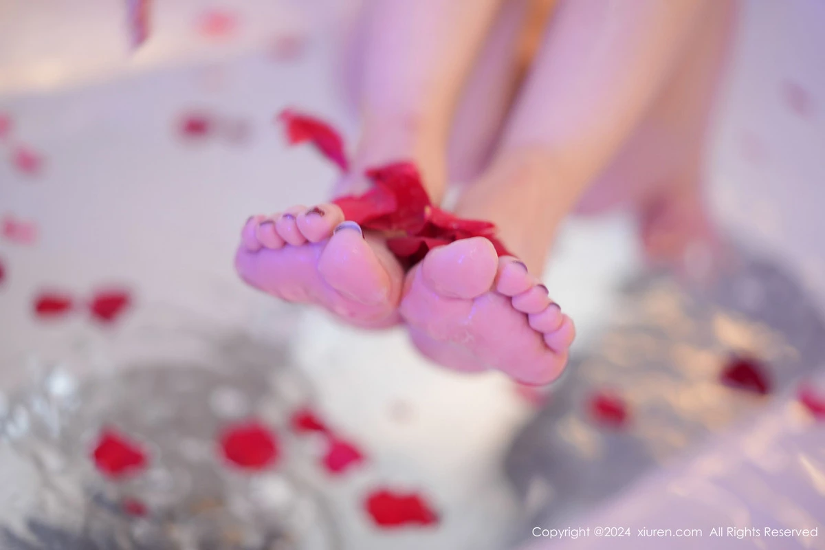 秀人集.com_[XiuRen秀人网]No.8395_模特林幼一性感粉色连衣短裙露丁字裤秀翘臀美腿惹火诱惑写真120P