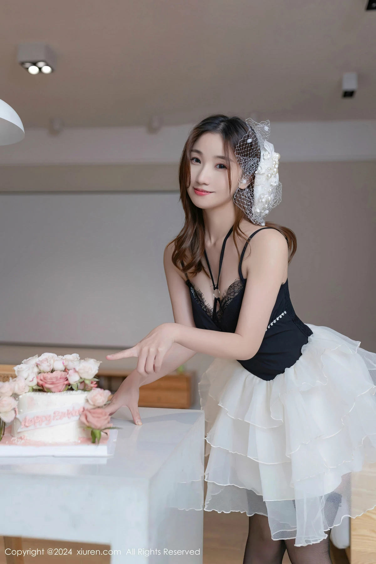 秀人集.com_[XiuRen秀人网]No.8398_模特杏子Yada生日场景性感黑色情趣内衣秀曼妙身姿撩人诱惑写真80P