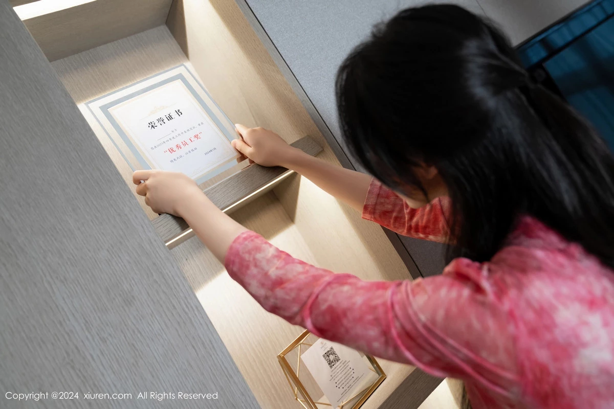 秀人集.com_[XiuRen秀人网]No.8269_模特利世浴室性感红色蕾丝内衣配闪亮黑丝秀曼妙身姿诱惑写真70P