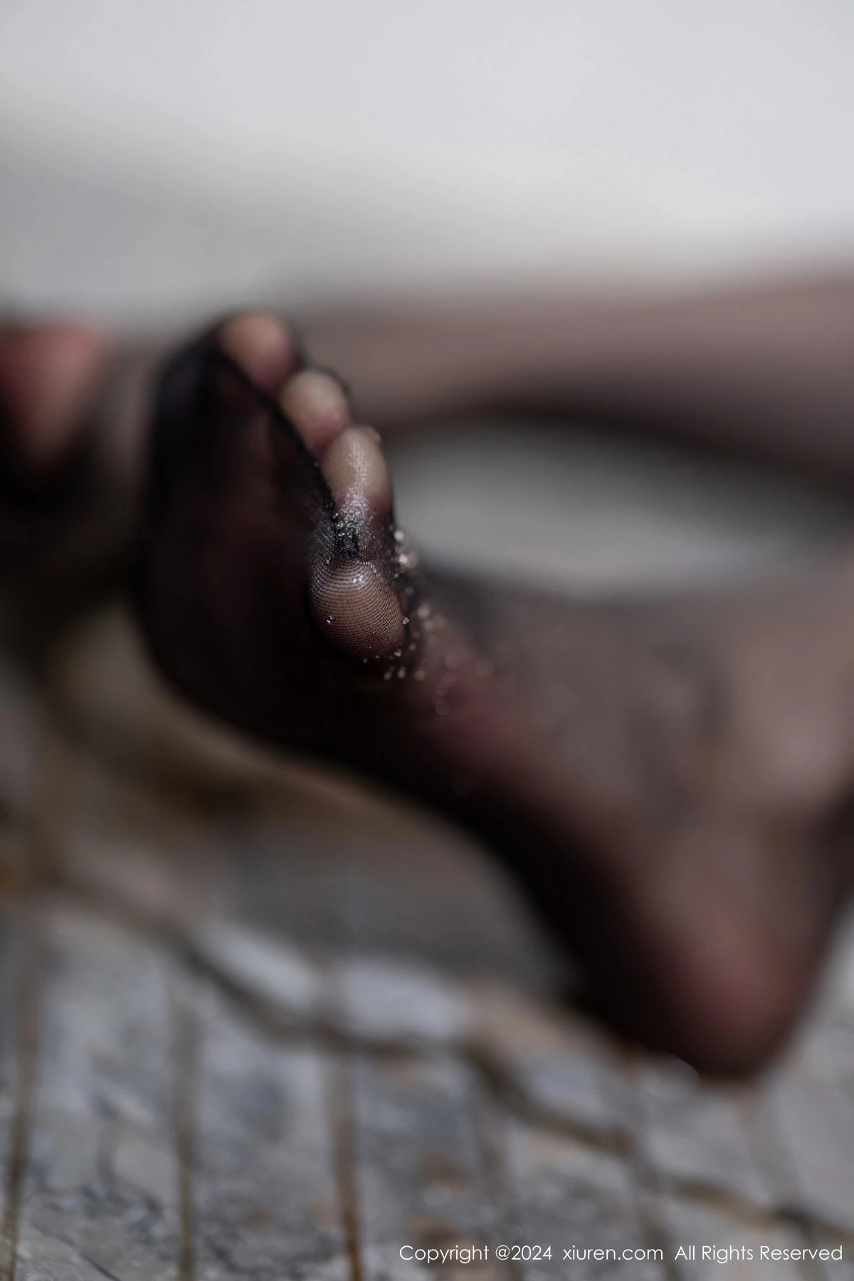 秀人集.com_[XiuRen秀人网]No.8267_模特梦心玥性感紫色露肩短裙配开档黑丝秀高挑曼妙身姿诱惑写真83P