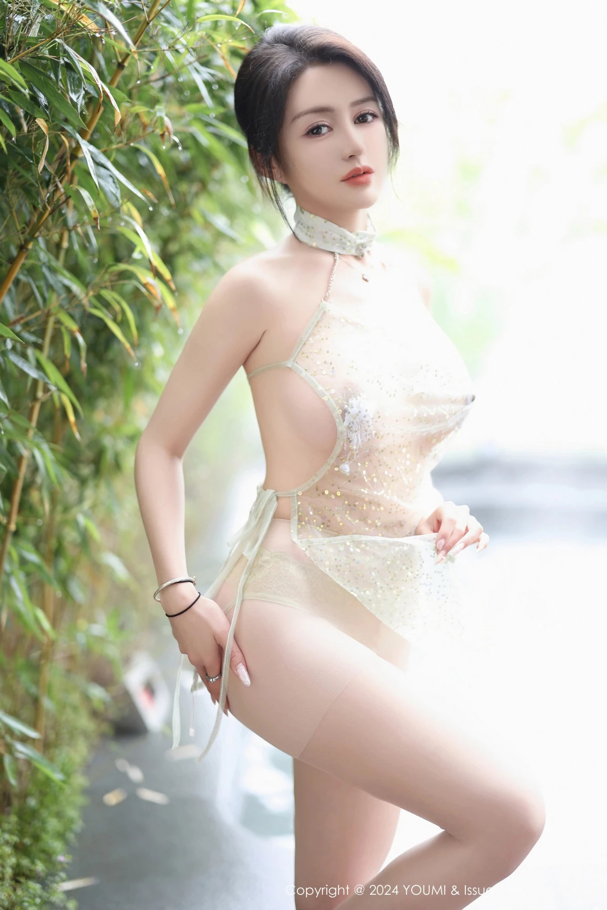 秀人集.com_[YouMi尤蜜荟]Vol.1054_模特林幼一性感浅绿色轻透服饰配超薄肉丝秀丰腴身材诱惑写真70P