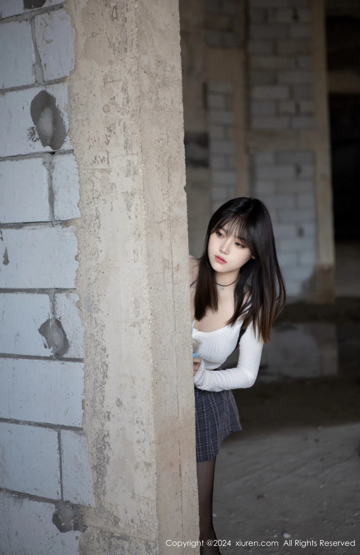 秀人集.com_[XiuRen秀人网]No.8439_模特豆瓣酱捆绑主题性感白色上衣配开档黑丝秀丰满身材诱惑写真85P