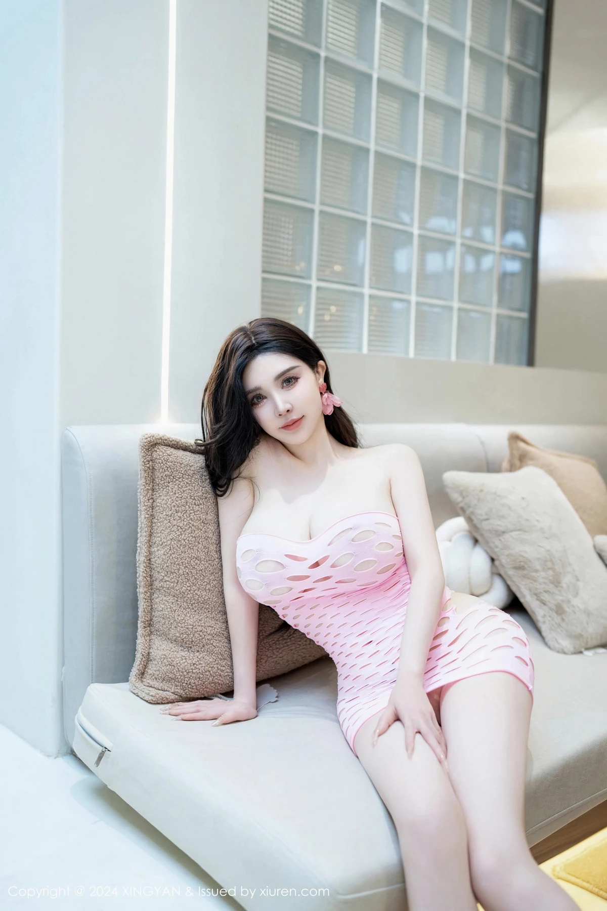 秀人集.com_[XINGYAN星颜社]VOL.229_模特潘思沁私房性感粉色镂空连衣服饰秀丰满身材惹火诱惑写真83P