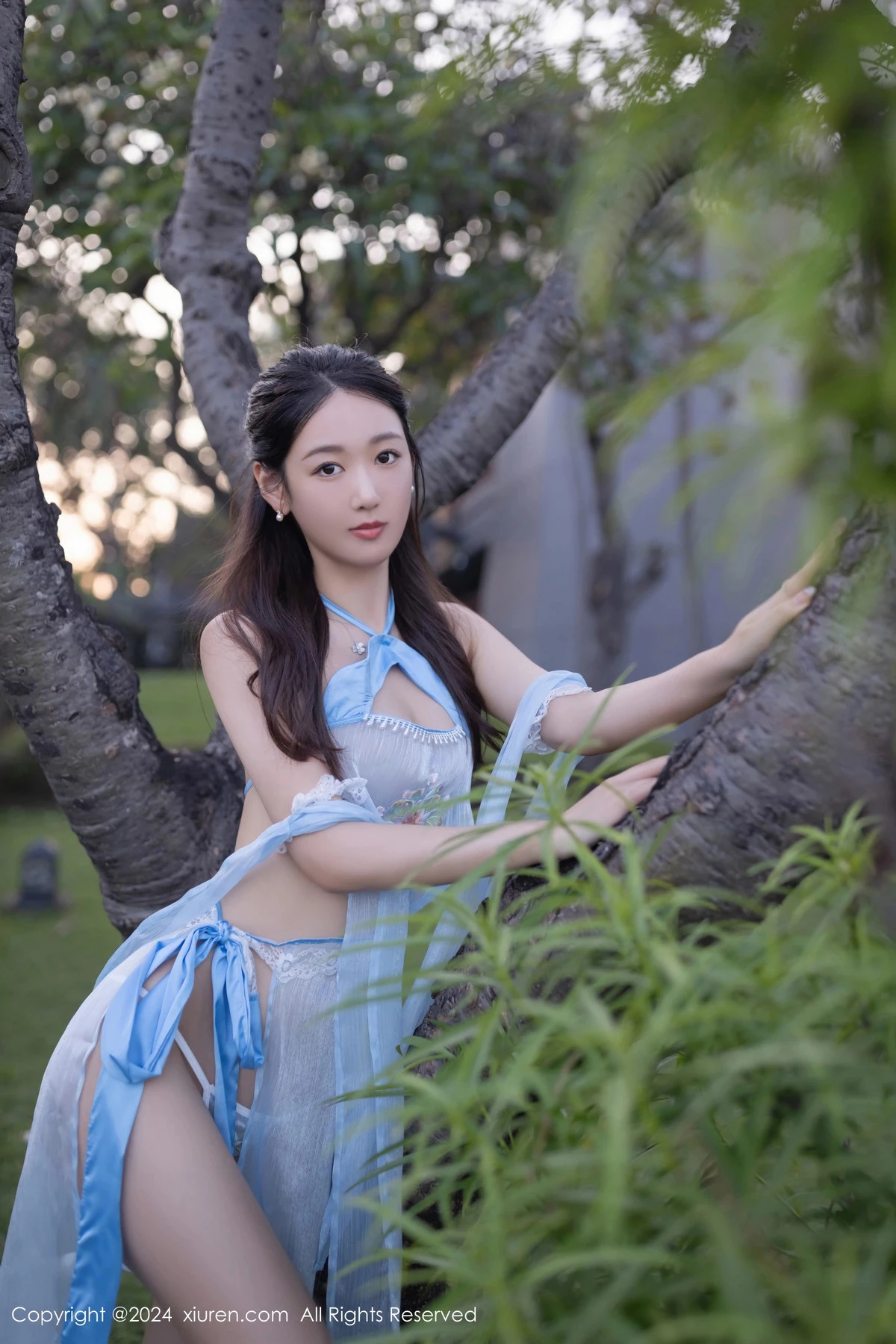 秀人集.com_[XiuRen秀人网]No.8492_模特唐安琪户外泳池性感蓝色古装薄纱服饰秀柔美身段诱惑写真81P
