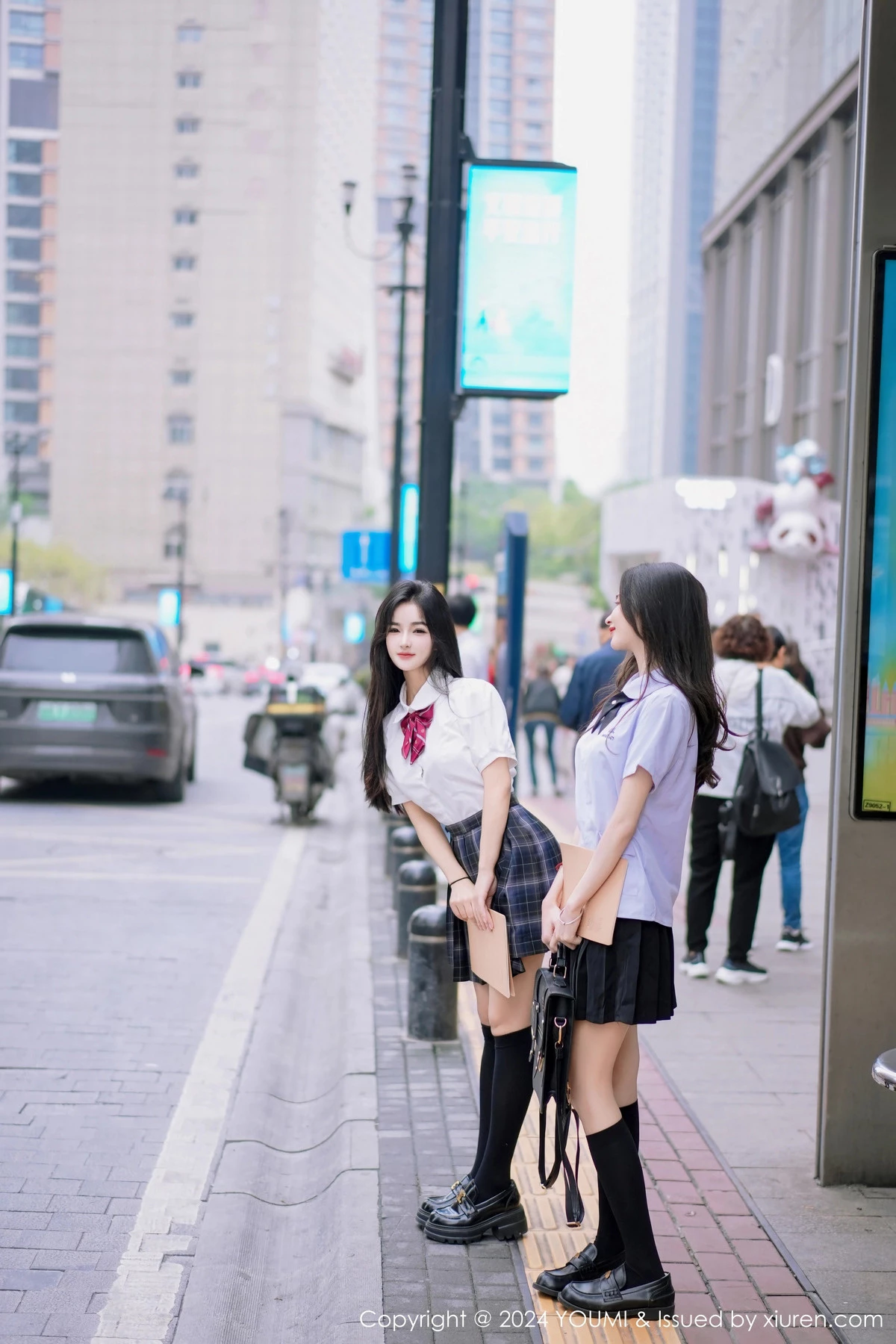 秀人集.com_[YouMi尤蜜荟]Vol.1057_模特鱼尾fish＆小茶茶性感学妹制服配黑丝袜秀完美身材迷人写真103P