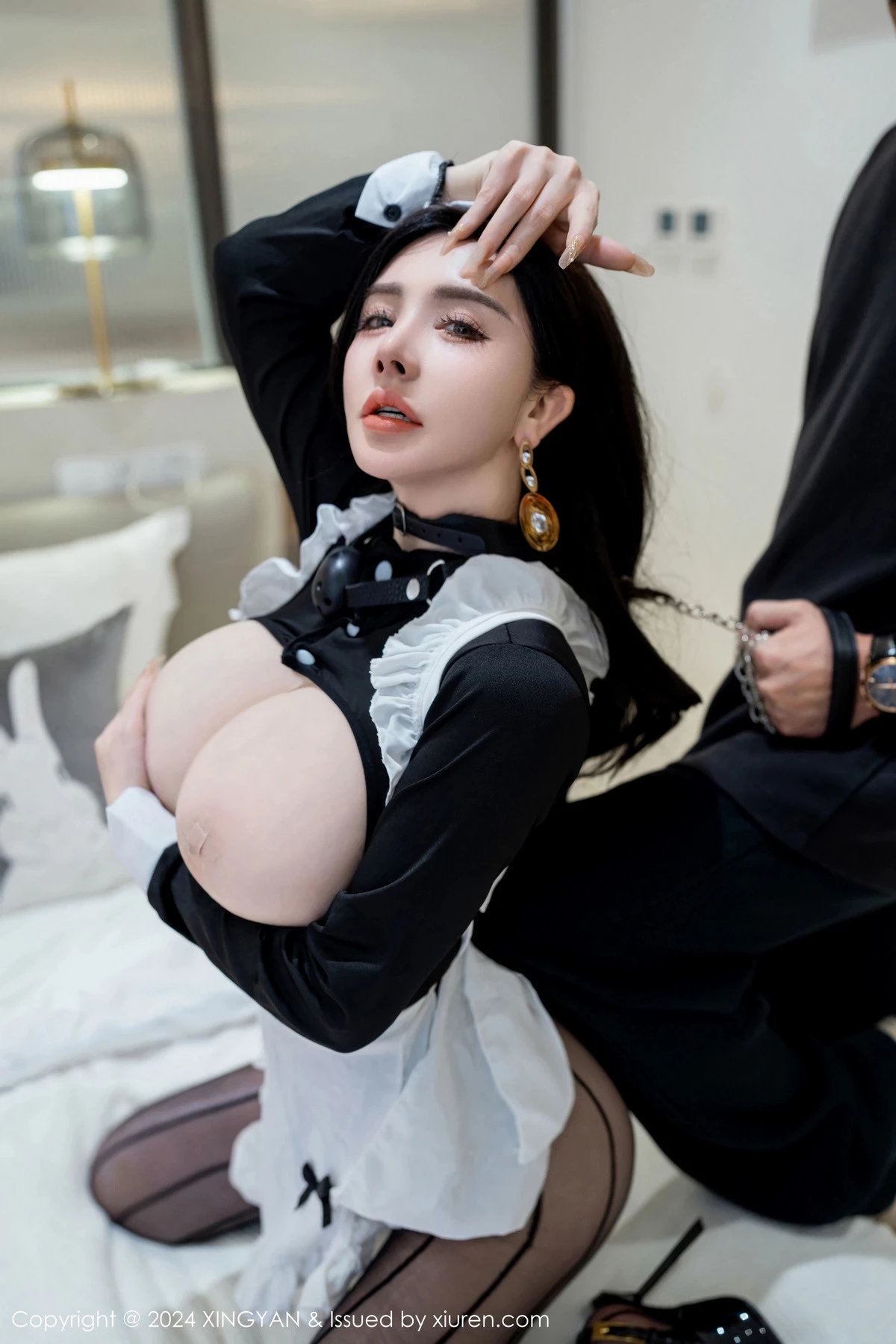 秀人集.com_[XINGYAN星颜社]VOL.230_模特潘思沁调教主题性感黑色服饰配黑丝袜秀巨乳肥臀诱惑写真82P