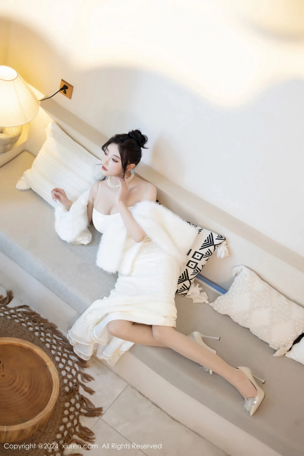 秀人集.com_[XiuRen秀人网]No.8538_女神杨晨晨Yome性感白色连衣裙配白色丝袜秀完美身材诱惑写真81P