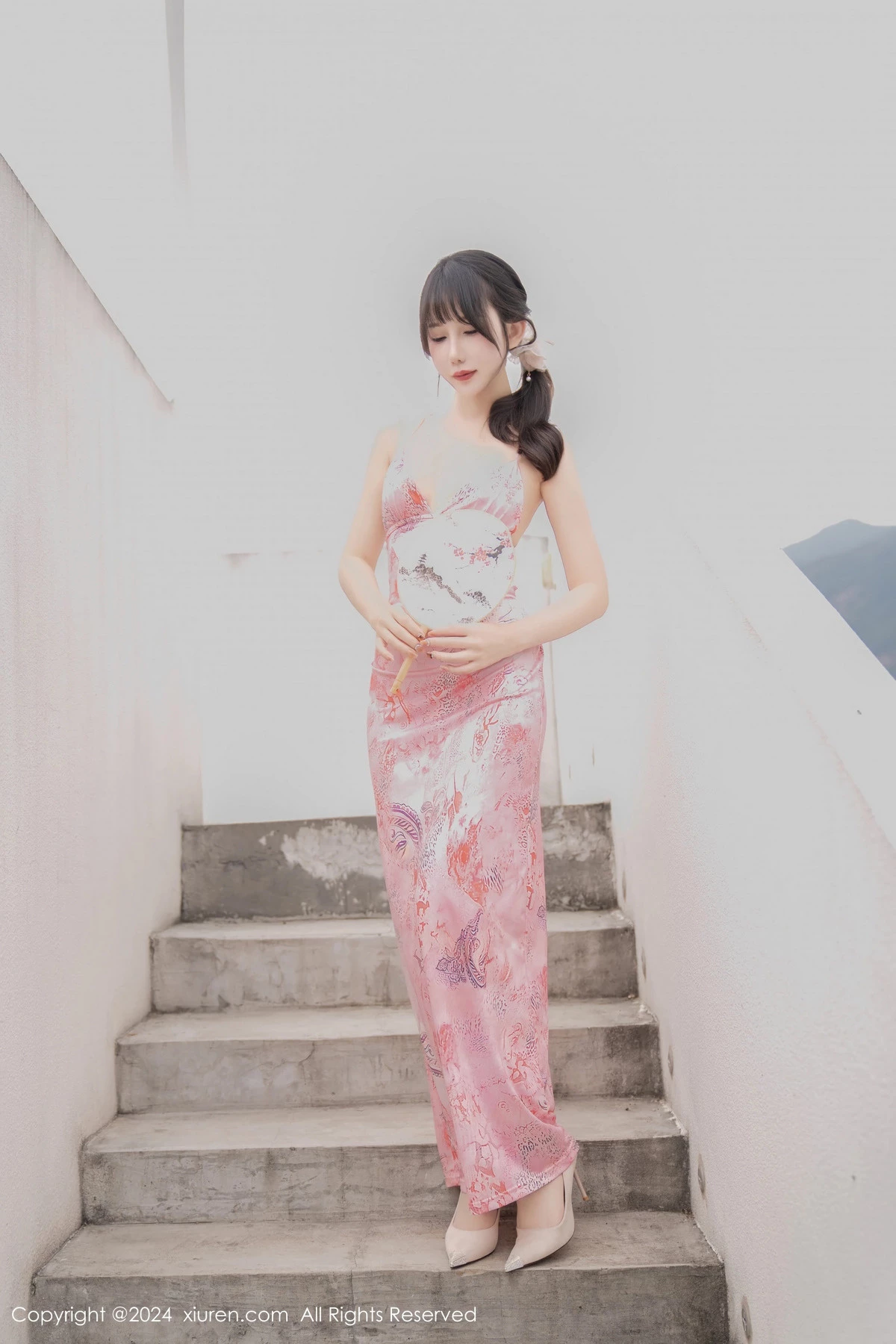 秀人集.com_[XiuRen秀人网]No.8535_模特波巧酱性感粉色露背连衣裙配开档肉丝秀曼妙身姿诱惑写真80P