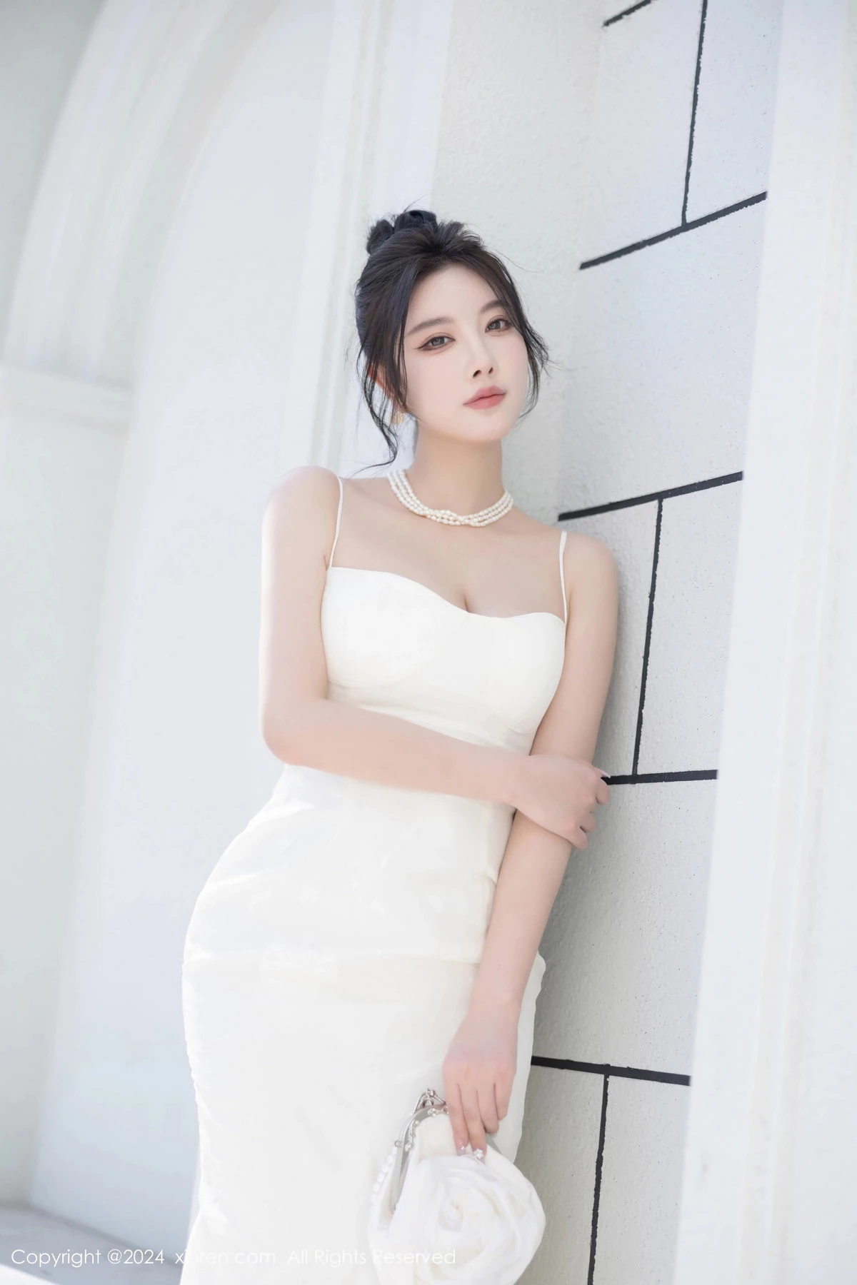 秀人集.com_[XiuRen秀人网]No.8538_女神杨晨晨Yome性感白色连衣裙配白色丝袜秀完美身材诱惑写真81P