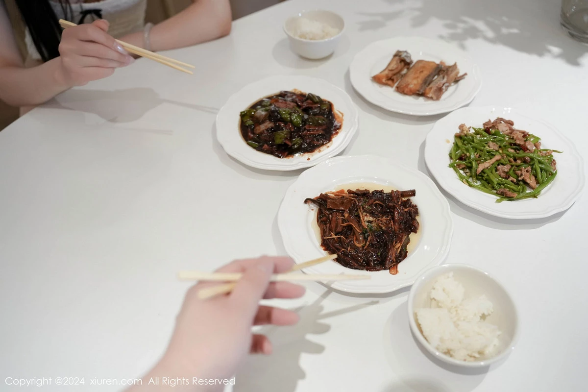 秀人集.com_[XiuRen秀人网]No.8557_模特晚苏susu性感浅色OL服饰配原色丝袜秀完美身材诱惑写真111P